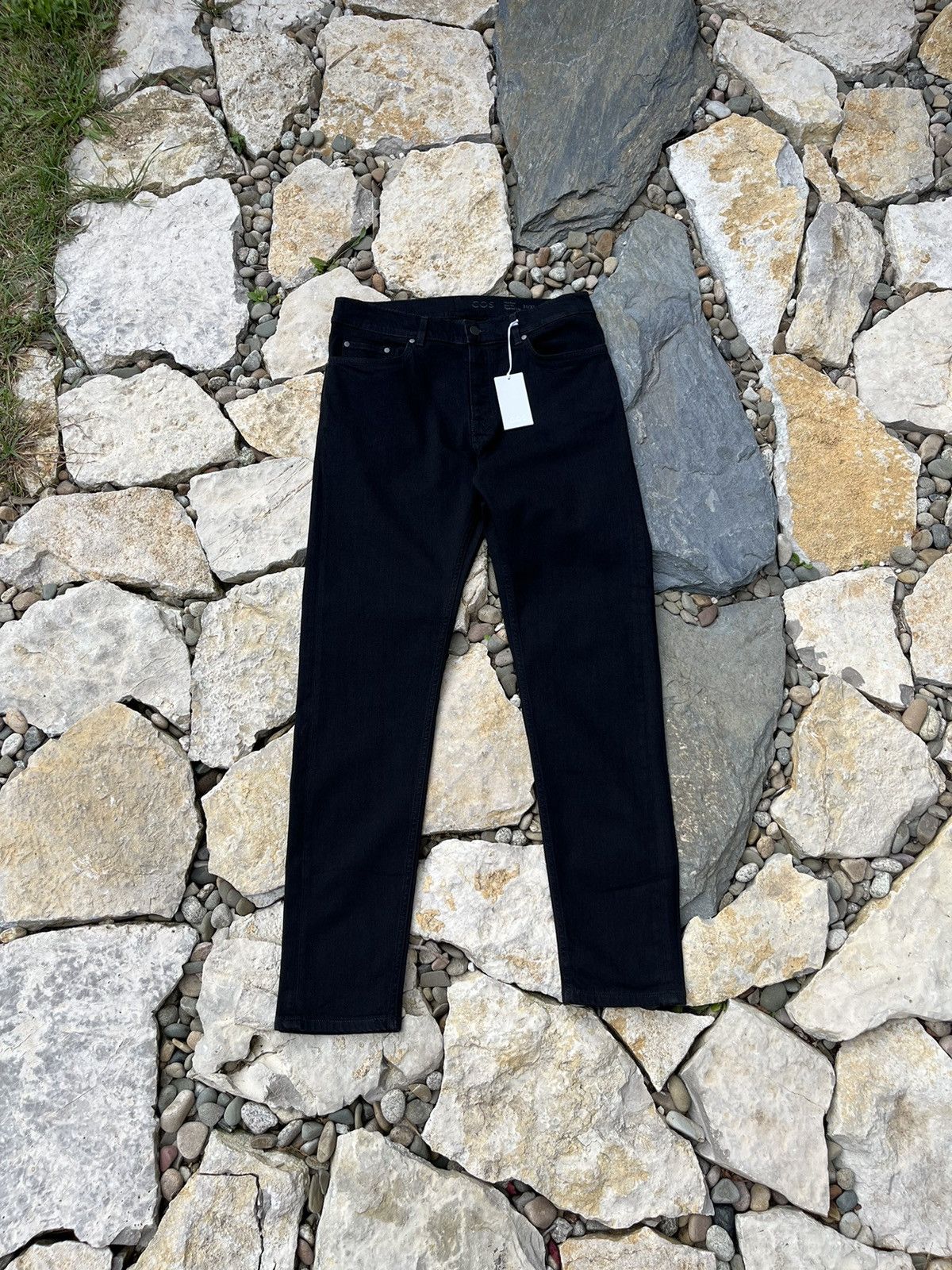 Cos × Designer COS collection of style classic full black jeans slim pants Size US 31 - 1 Thumbnail