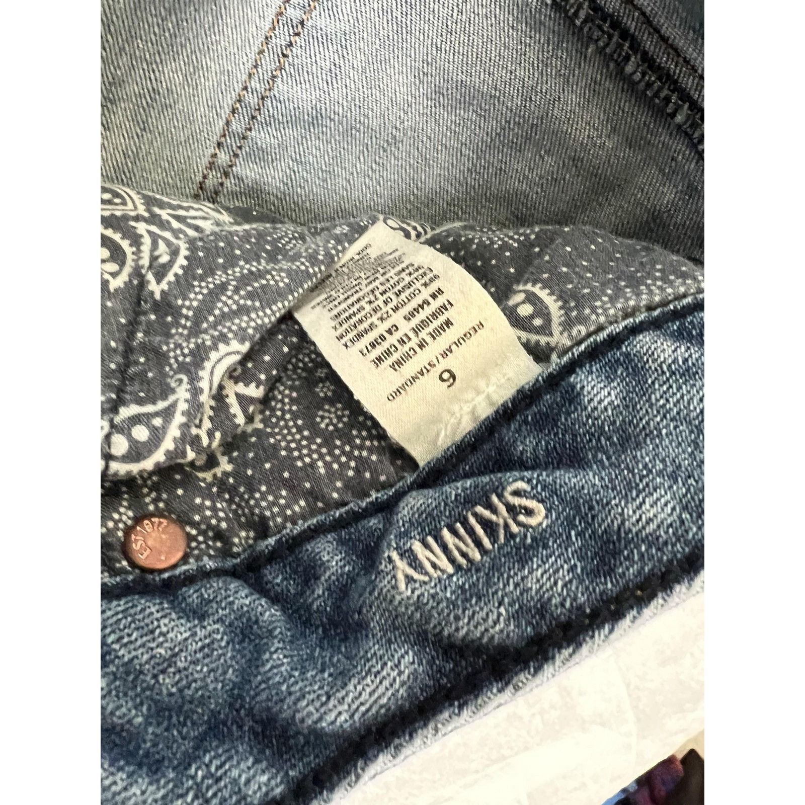 American Eagle Outfitters American Eagle Jeans Women's 6 Medium Wash Low Rise Skinny D Size 28" / US 6 / IT 42 - 6 Thumbnail