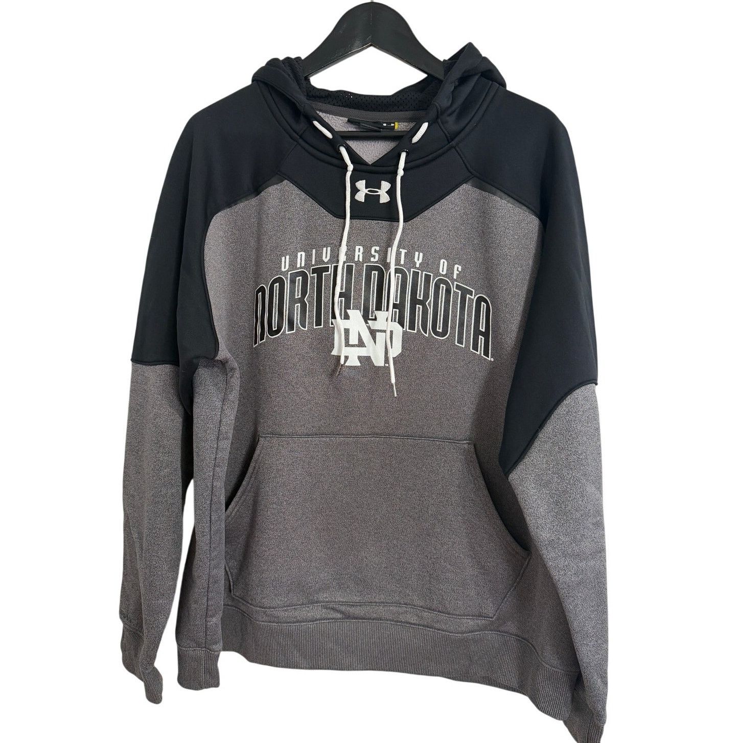 Under Armour University of North Dakota Fighting Hawks Hoodie Size XL Size US XL / EU 56 / 4 - 1 Thumbnail