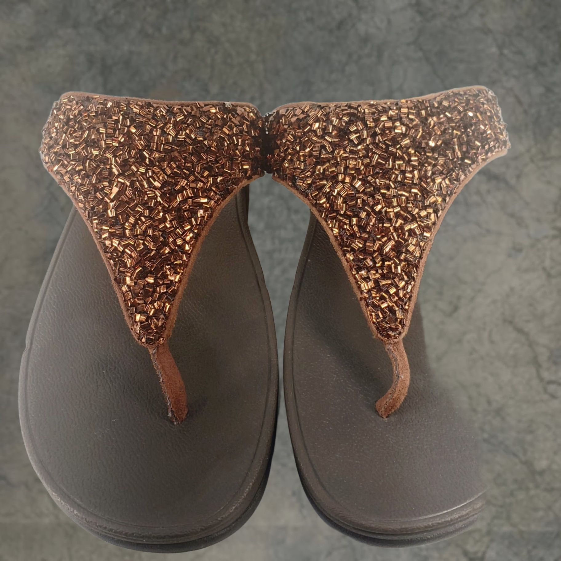 Vintage FitFlop Lulu Glitz Metallic Sandal Women's Sandal 10 Brown Metallic Thong Sole/Insole Comfort Cushioned Slip On Wedge Summer Casual Travel Size US 10 / IT 40 - 1 Thumbnail