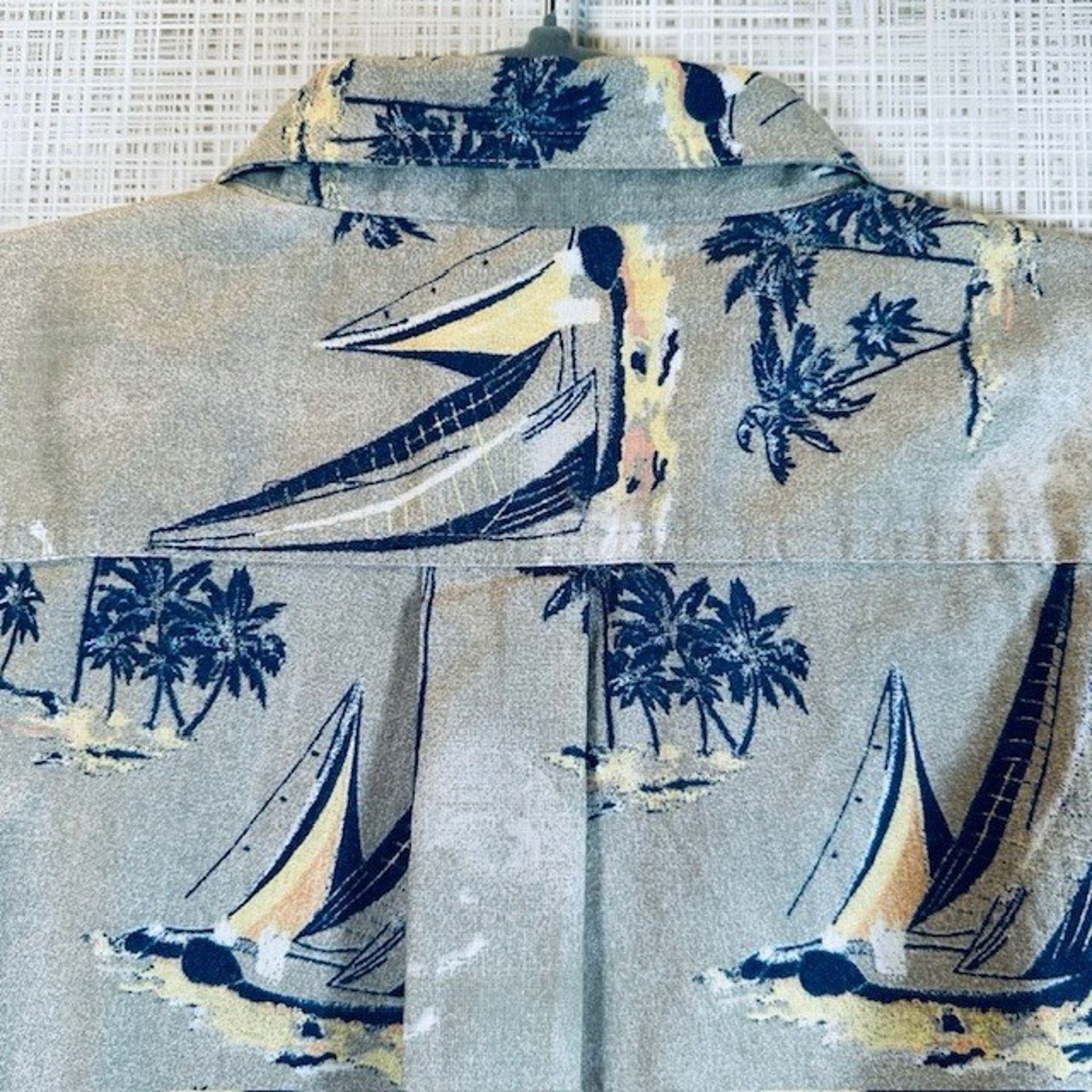 Croft & Barrow Croft & Barrow Hawaiian Button Shirt LRG Tan Sailboats Palms Size US L / EU 52-54 / 3 - 5 Thumbnail