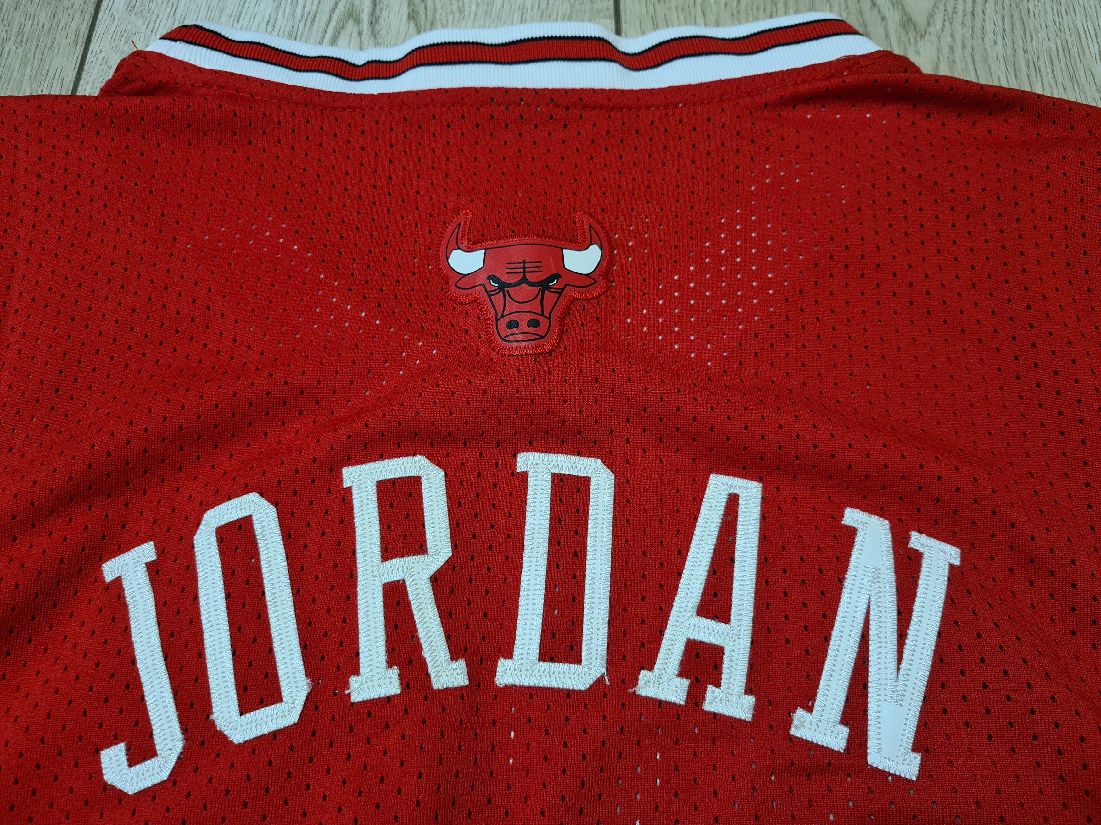 Vintage CHICAGO BULLS NIKE VINTAGE JORDAN JERSEY BASKETBALL SHIRT Size US XL / EU 56 / 4 - 5 Thumbnail