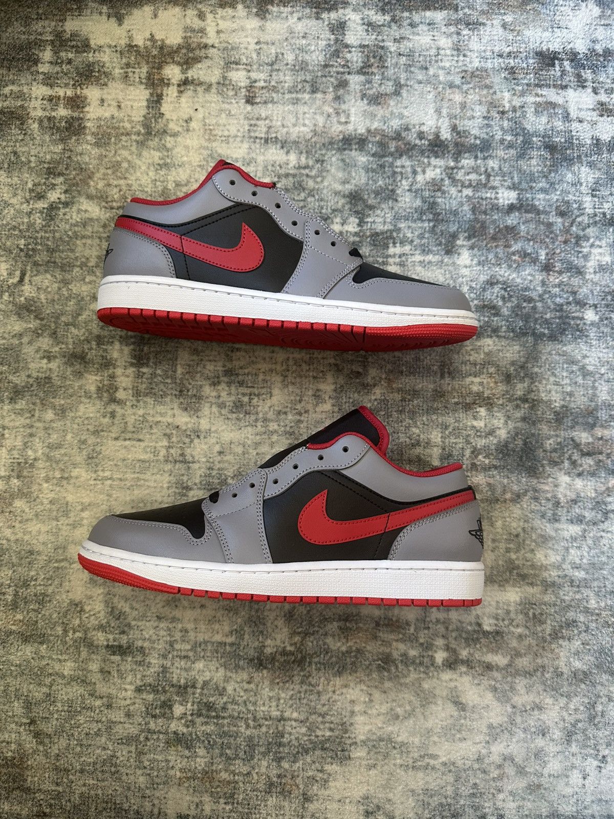 Jordan Brand Air Jordan 1 Low Black/Fire Red-Cement Grey Size US 10 / EU 43 - 1 Thumbnail