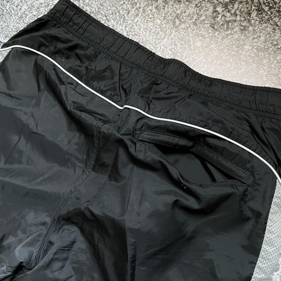Nike × Vintage Nike Vintage Nylon Boxy Fit Black Pants. Size US 32 / EU 48 - 4 Thumbnail