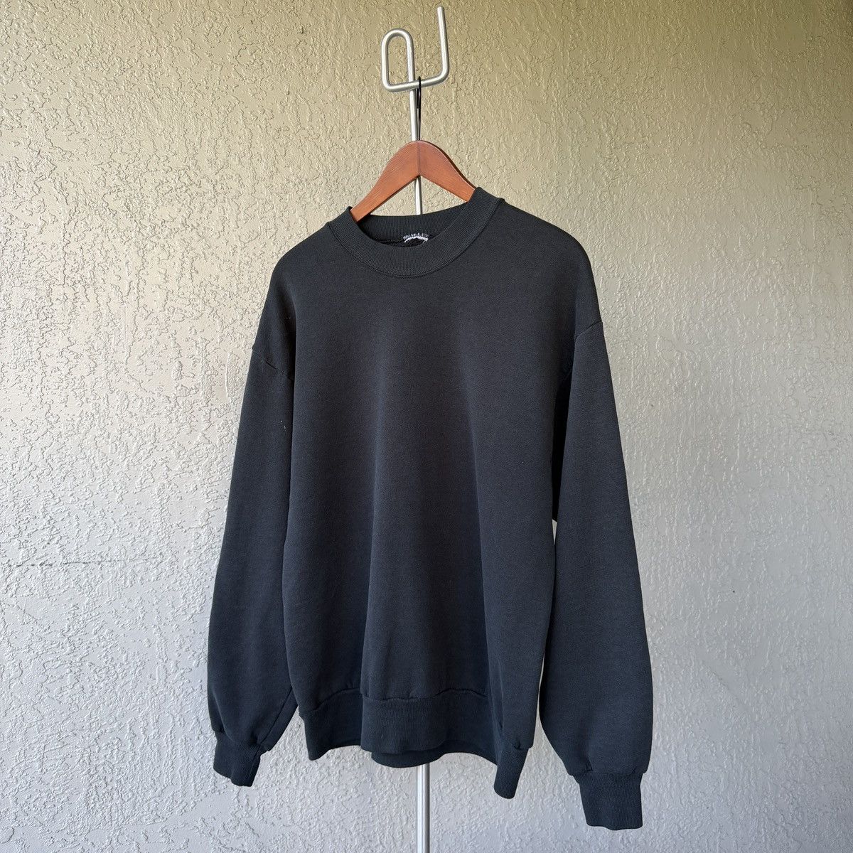 Vintage Vintage ERD Black Crewneck Blank Thrashed Size US L / EU 52-54 / 3 - 1 Thumbnail