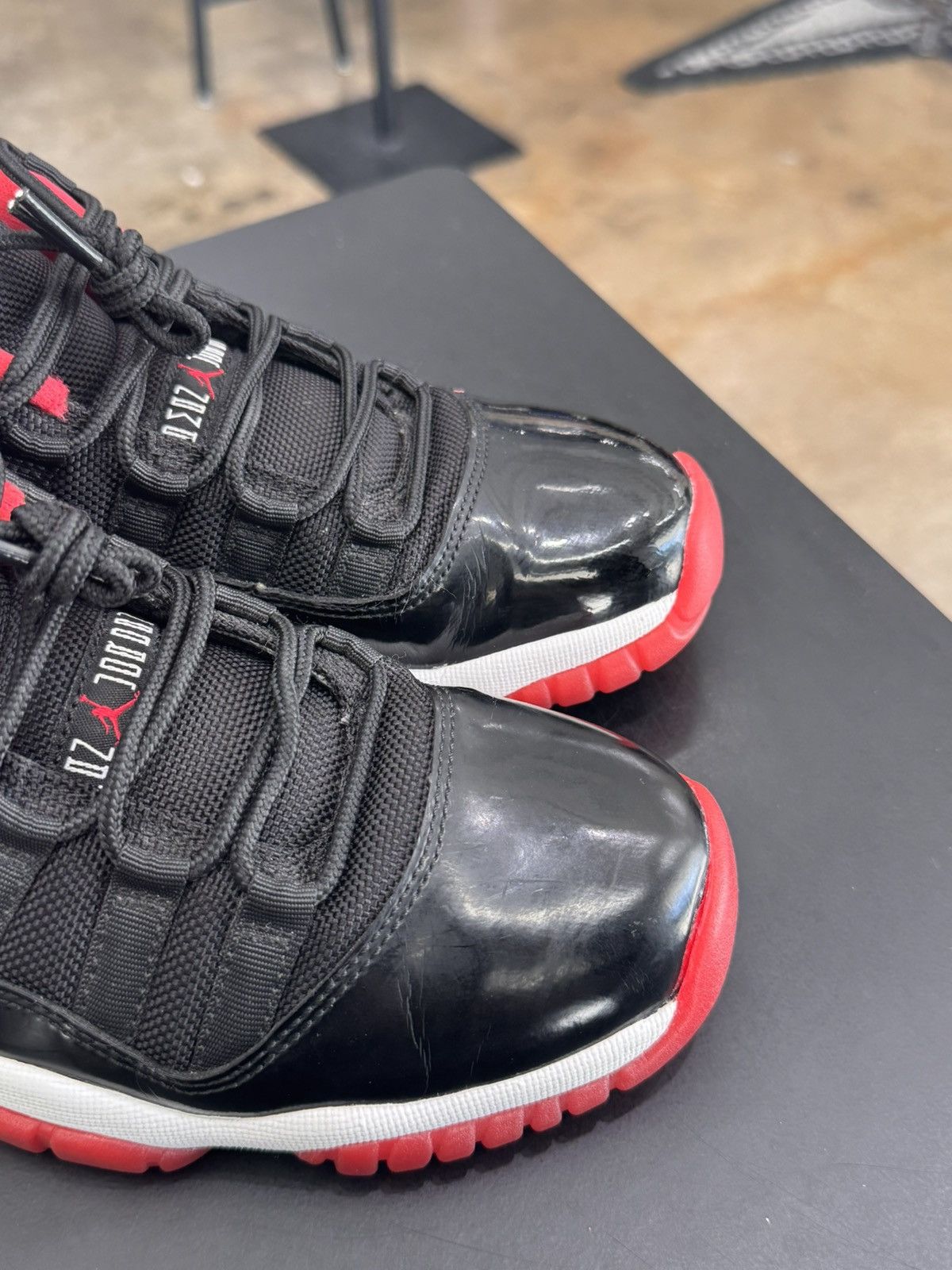 Jordan Brand Air Jordan 11 Low Bred Size 5.5Y (2015) Size US 5.5 / EU 38 - 7 Thumbnail