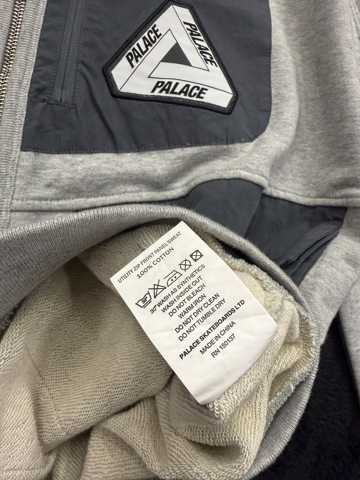 Palace PALACE UTILITY FRONT PANEL SWEAT – SIZE XL – BRAND NEW Size US XL / EU 56 / 4 - 5 Thumbnail