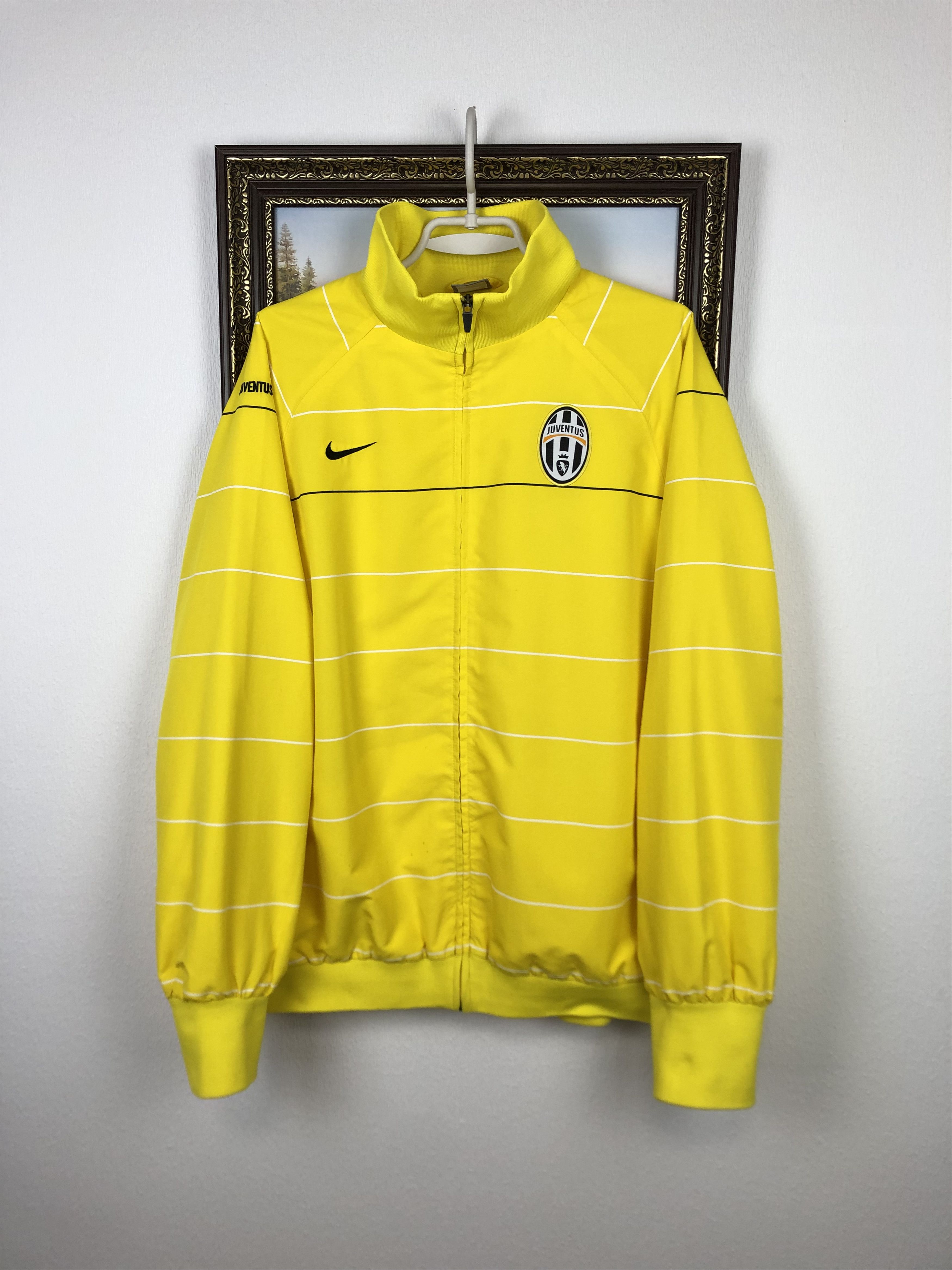 Nike Vintage Nike Juventus Football Jacket Soccer Track Top Mens Size US XL / EU 56 / 4 - 1 Thumbnail