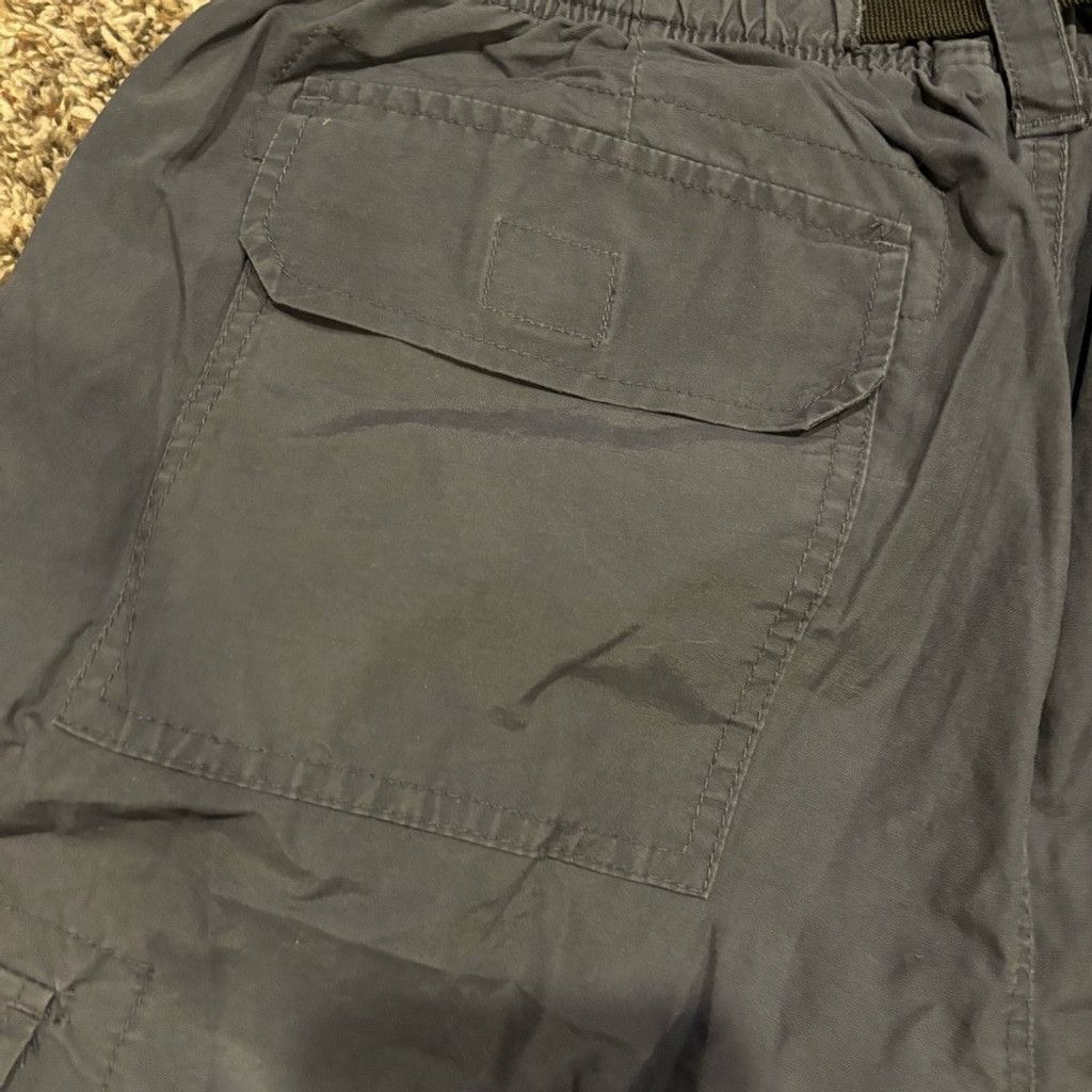 Old Navy Men’s Old Navy Cargo Shorts Size US 30 / EU 46 - 5 Thumbnail