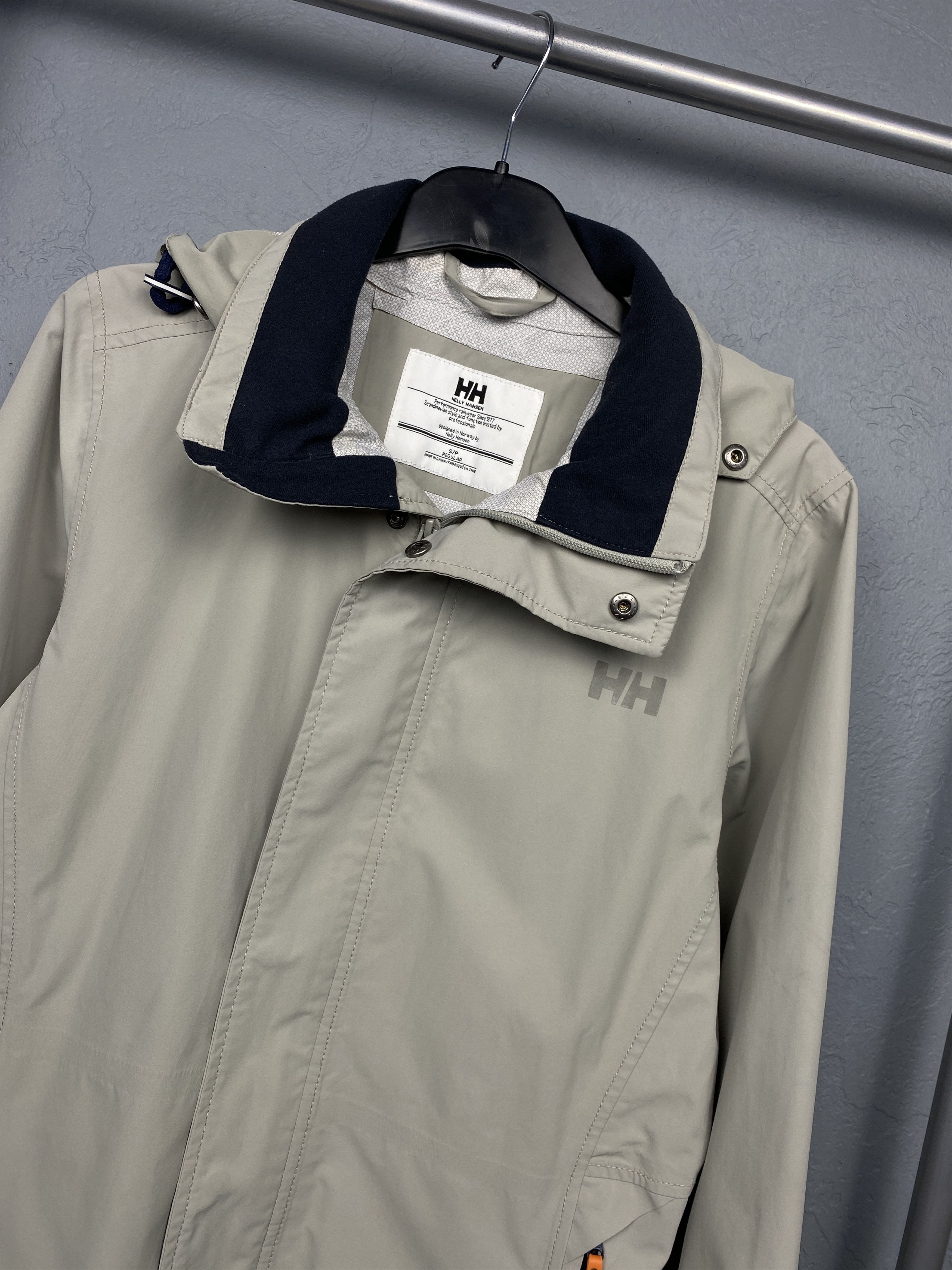 Helly Hansen Helly Hansen Vintage Mens Outdoor Jacket Rainwear Size US S / EU 44-46 / 1 - 2 Thumbnail