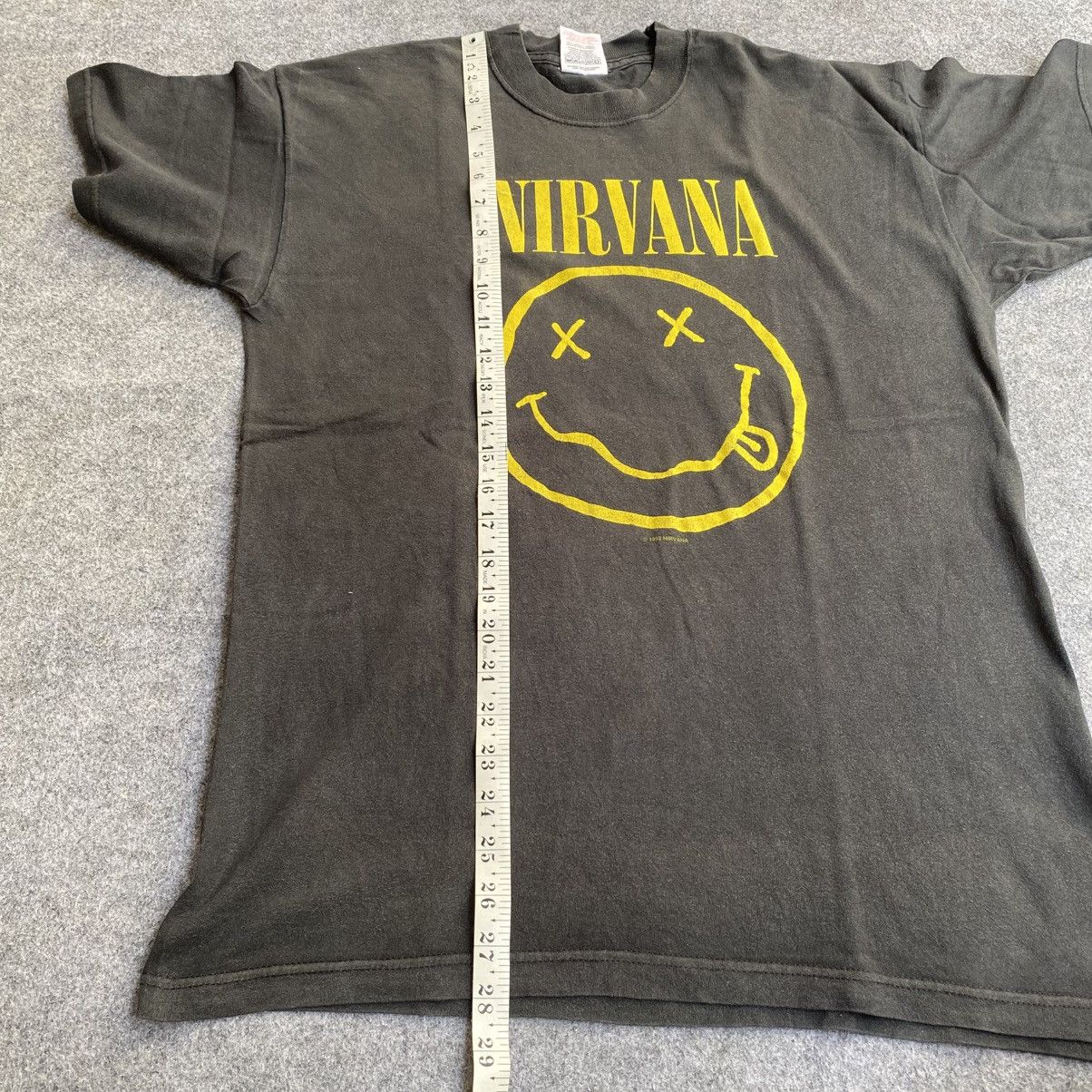 Band Tees Vintage 1992 Nirvana Smiley T shirt Size US M / EU 48-50 / 2 - 7 Thumbnail