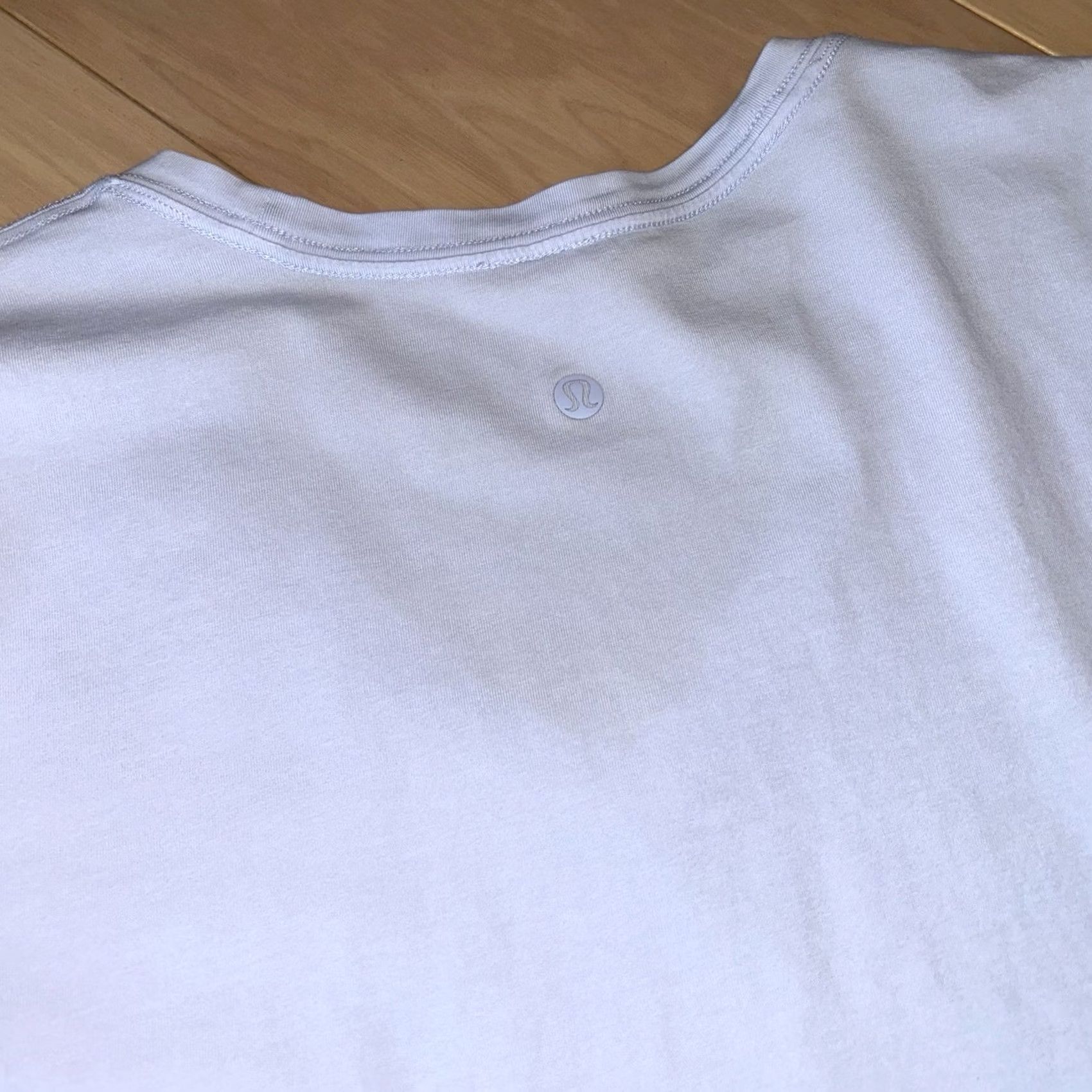 Lululemon VINTAGE Lululemon Love V Neck T-Shirt Women’s 10 Lavender Short Sleeve Stains Size L / US 10 / IT 46 - 5 Thumbnail