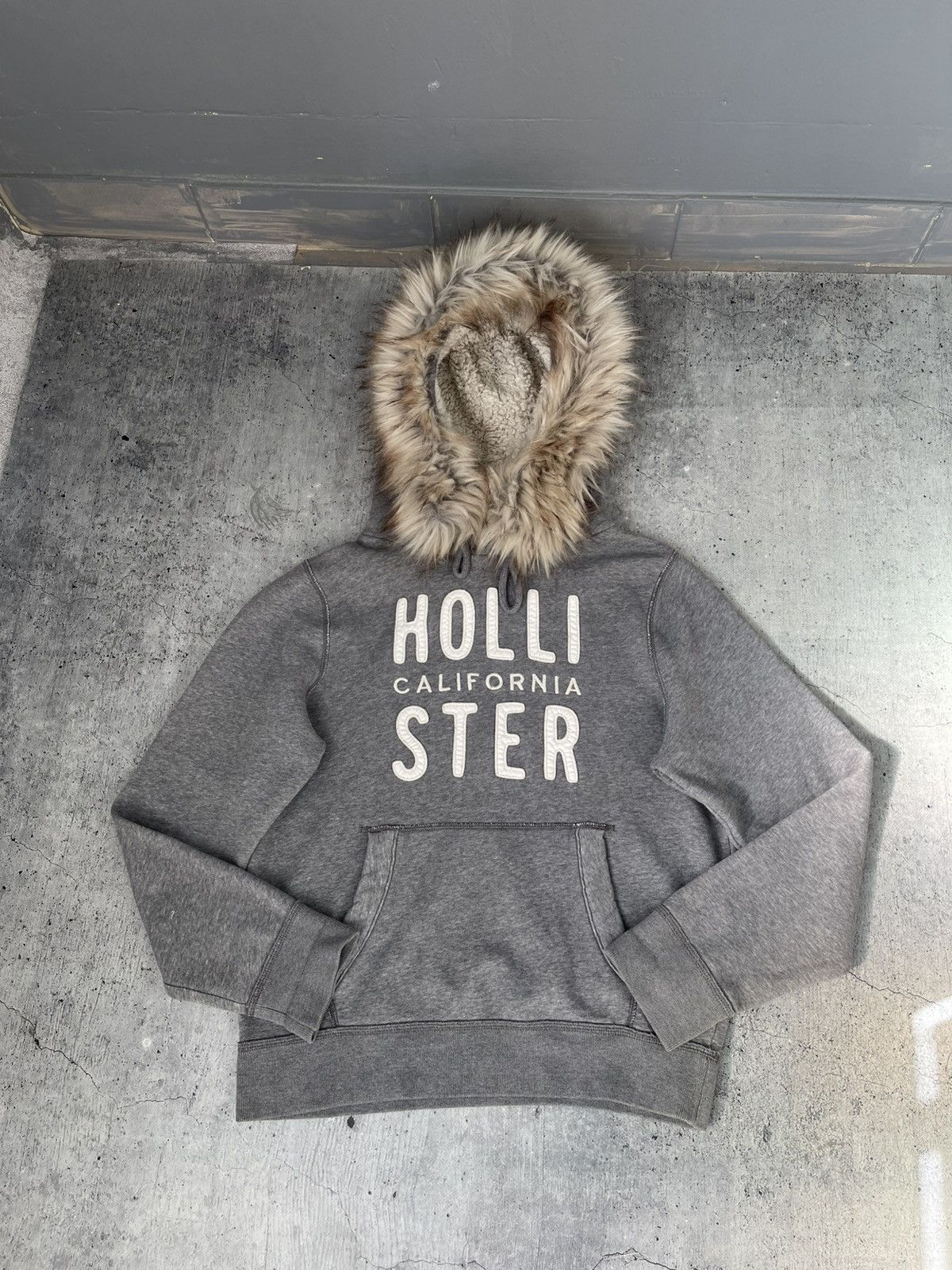Hollister Vintage Y2K Hollister Fur Hoodie Zip ifsix lgb style