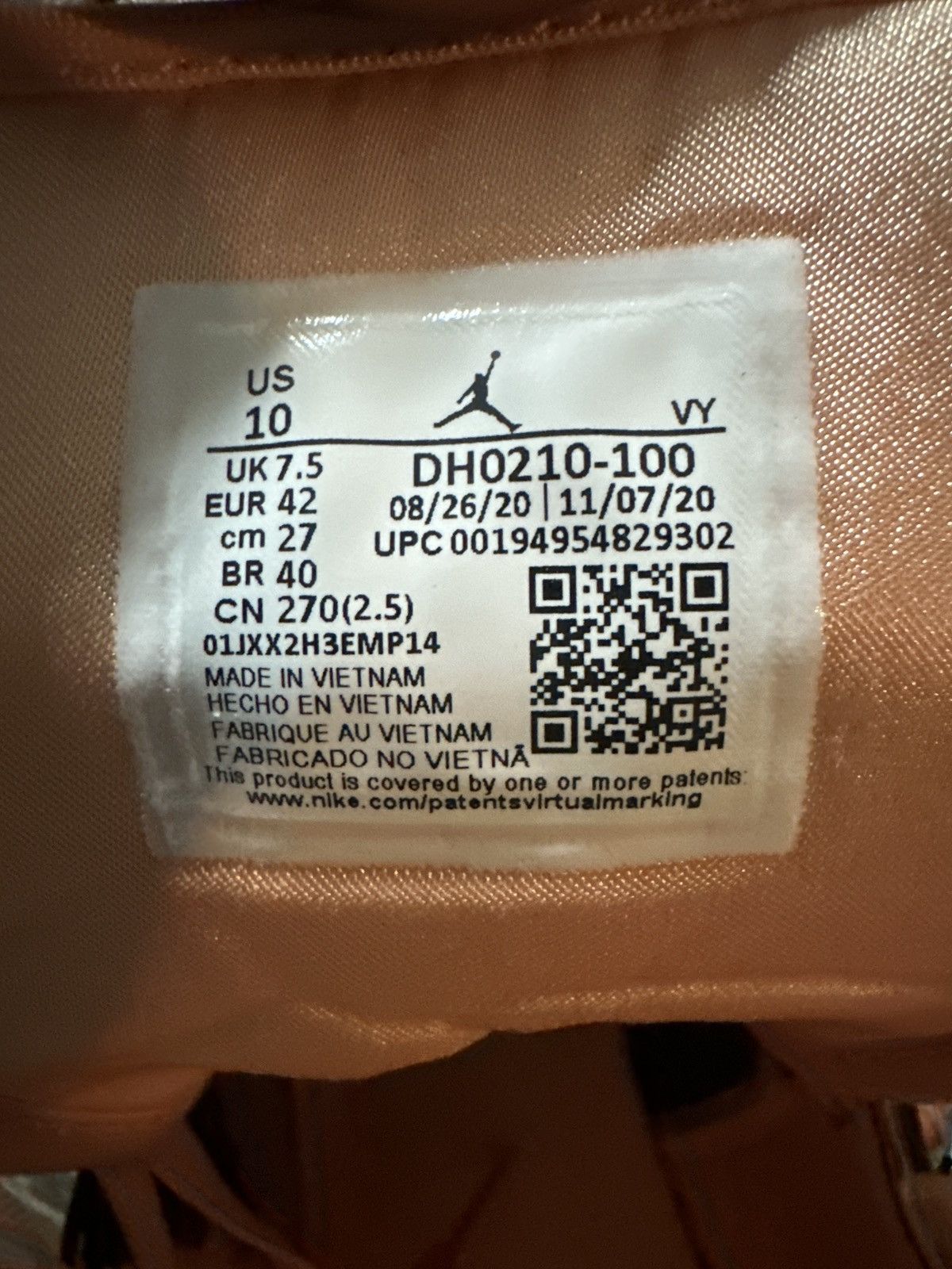 Jordan Brand Women’s Air Jordan 1 MID SE Size US 10 / IT 40 - 6 Thumbnail