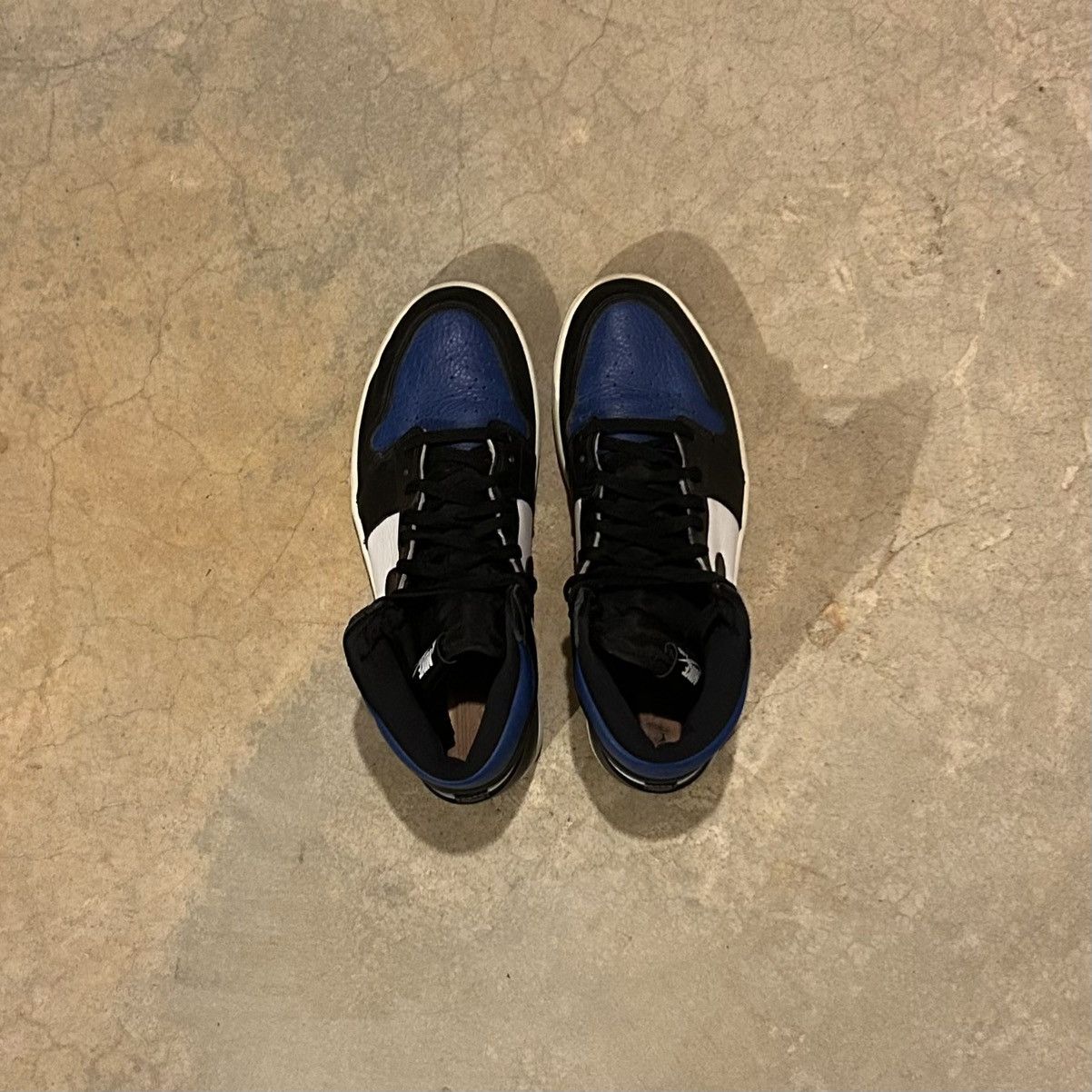Jordan Brand × Nike Air Jordan 1 Retro High Royal Toe 2020 US 10.5 Size US 10.5 / EU 43-44 - 9 Thumbnail