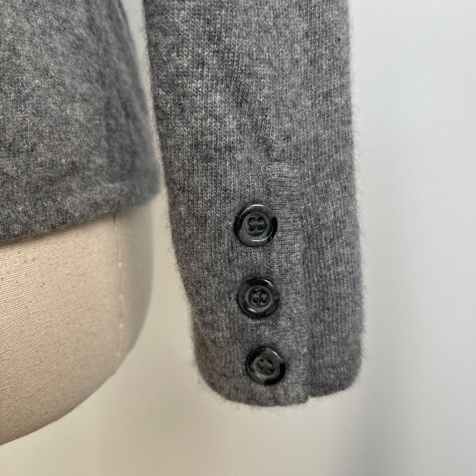 Valentino Vintage 80s Valentino Cashmere Turtleneck Gray Sweater Size S / US 4 / IT 40 - 9 Thumbnail