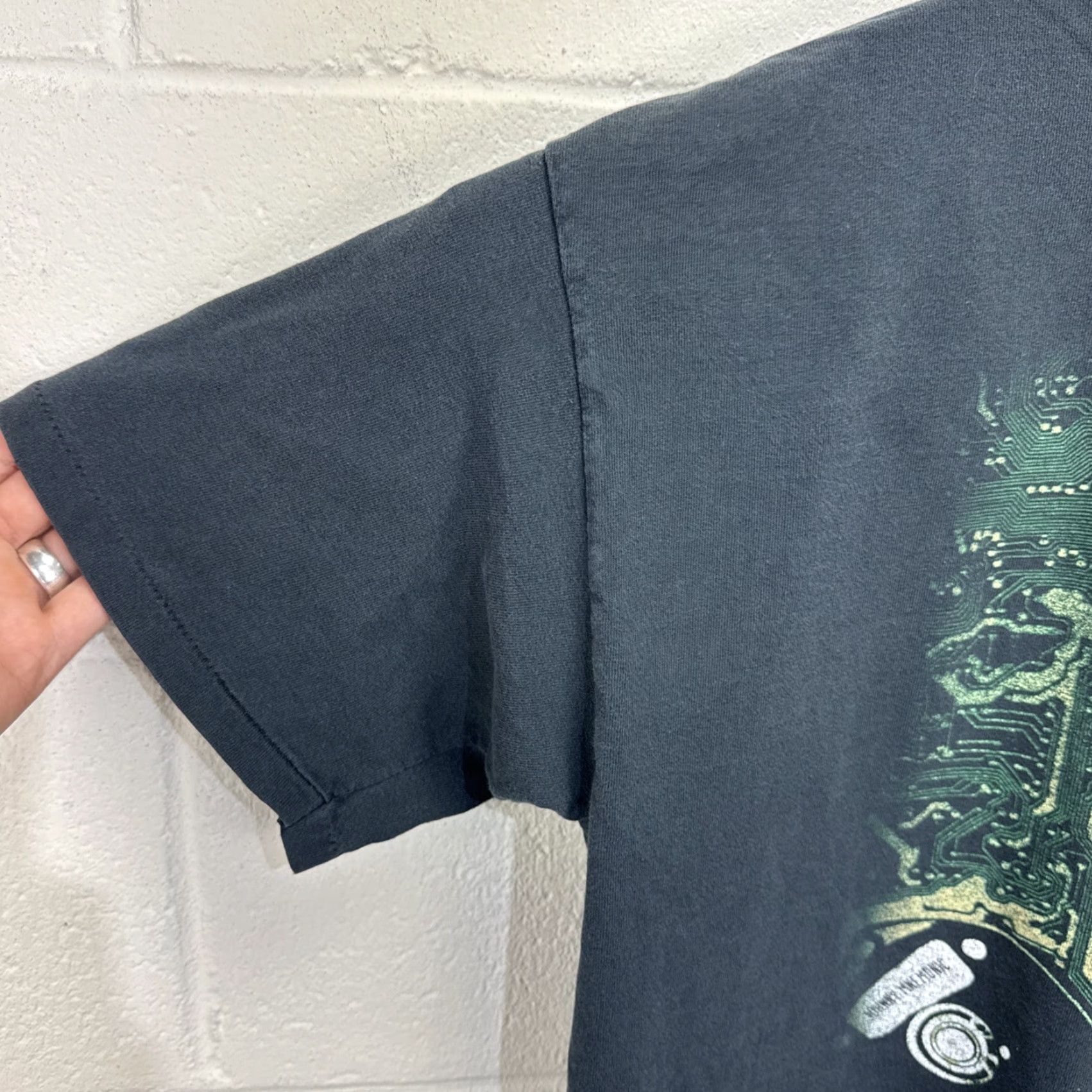 Vintage Vintage Johnny Mnemonic Movie T Shirt XL Men 90s Sci-Fi Cyberpunk Keanu Reeves Size US XL / EU 56 / 4 - 5 Thumbnail