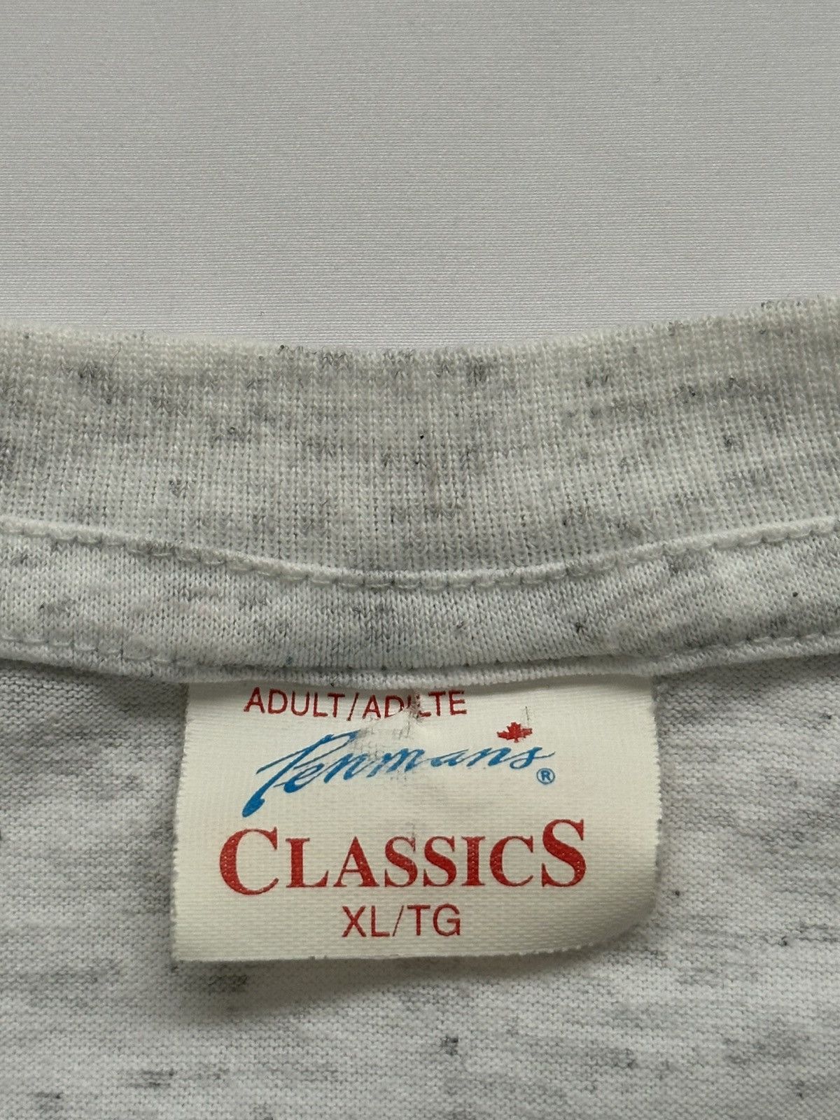 Vintage Vintage 90s Collegiate Kinesiology Script Graphic T-Shirt Size US XL / EU 56 / 4 - 8 Thumbnail