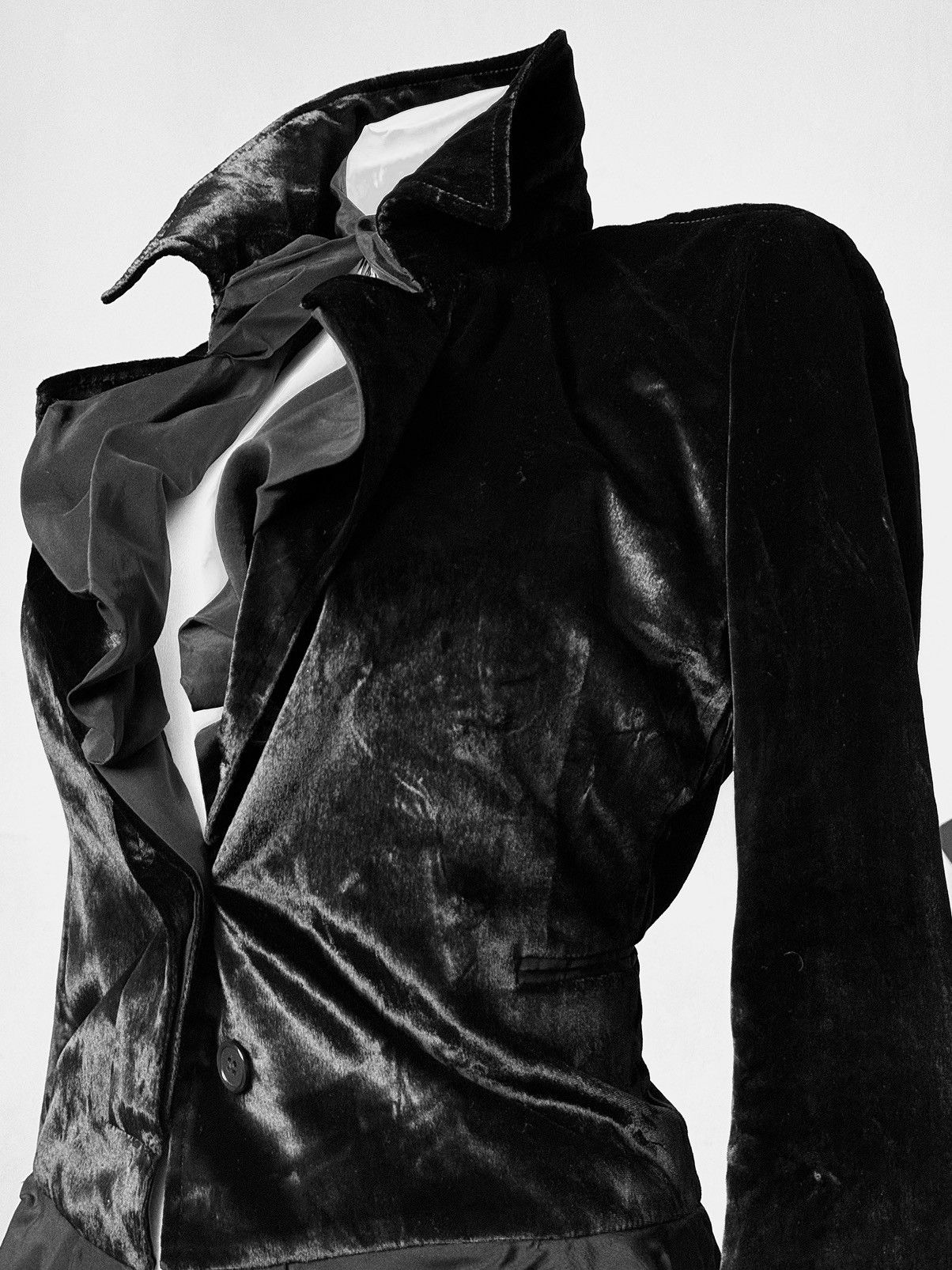 Yves Saint Laurent Iconic Tom Ford for YSL velvet silk blazer FALL 2002 Size S / US 4 / IT 40 - 6 Thumbnail