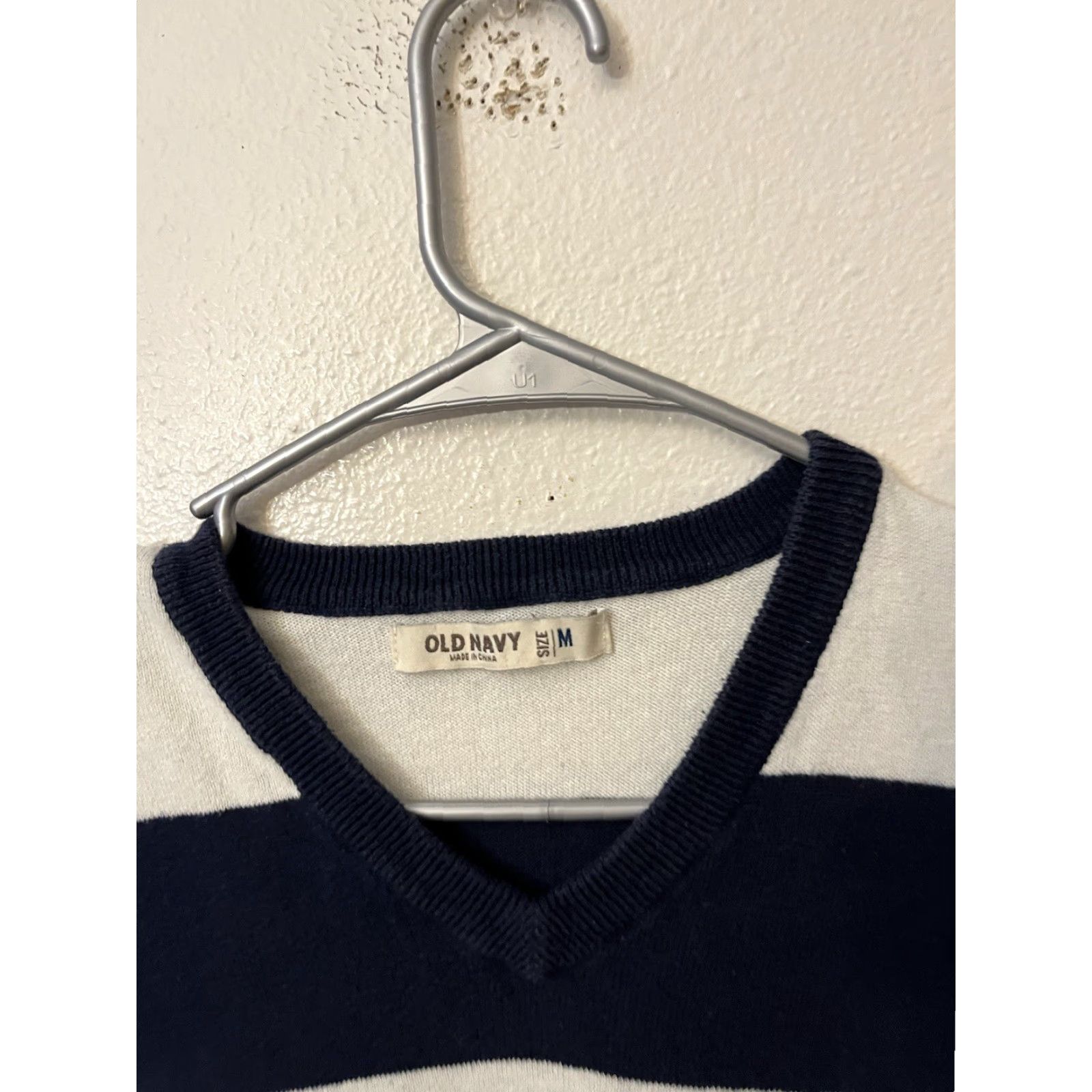 Old Navy Old Navy Sweater Men Long Sleeve V-Neck Striped Tight Knit Blue White Medium Size US M / EU 48-50 / 2 - 3 Thumbnail