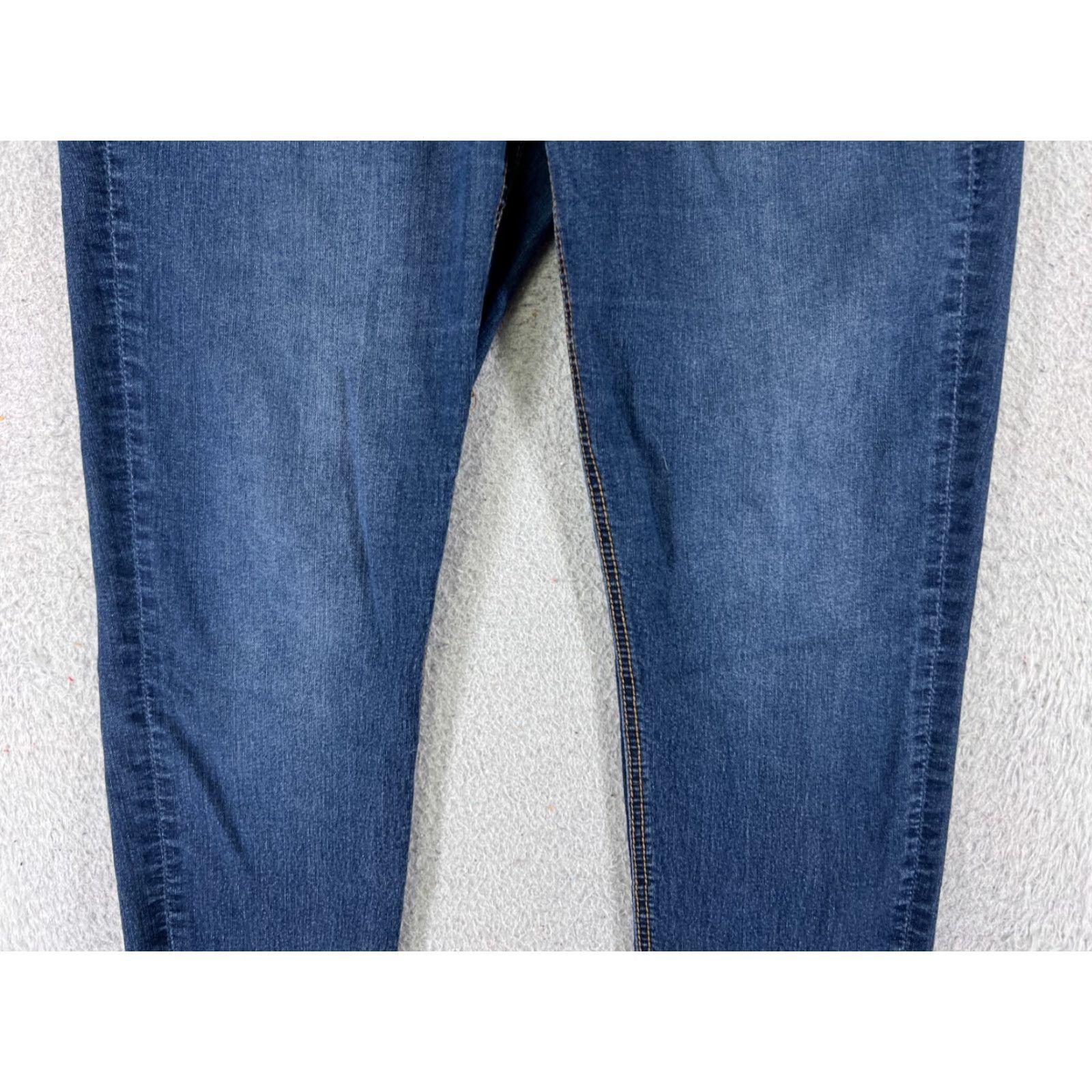 Vintage The Limited Jeans Womens 6 Blue Denim Skinny Low Rise 31x27 5-Pocket Distressed Medium Wash Size 28" / US 6 / IT 42 - 3 Thumbnail