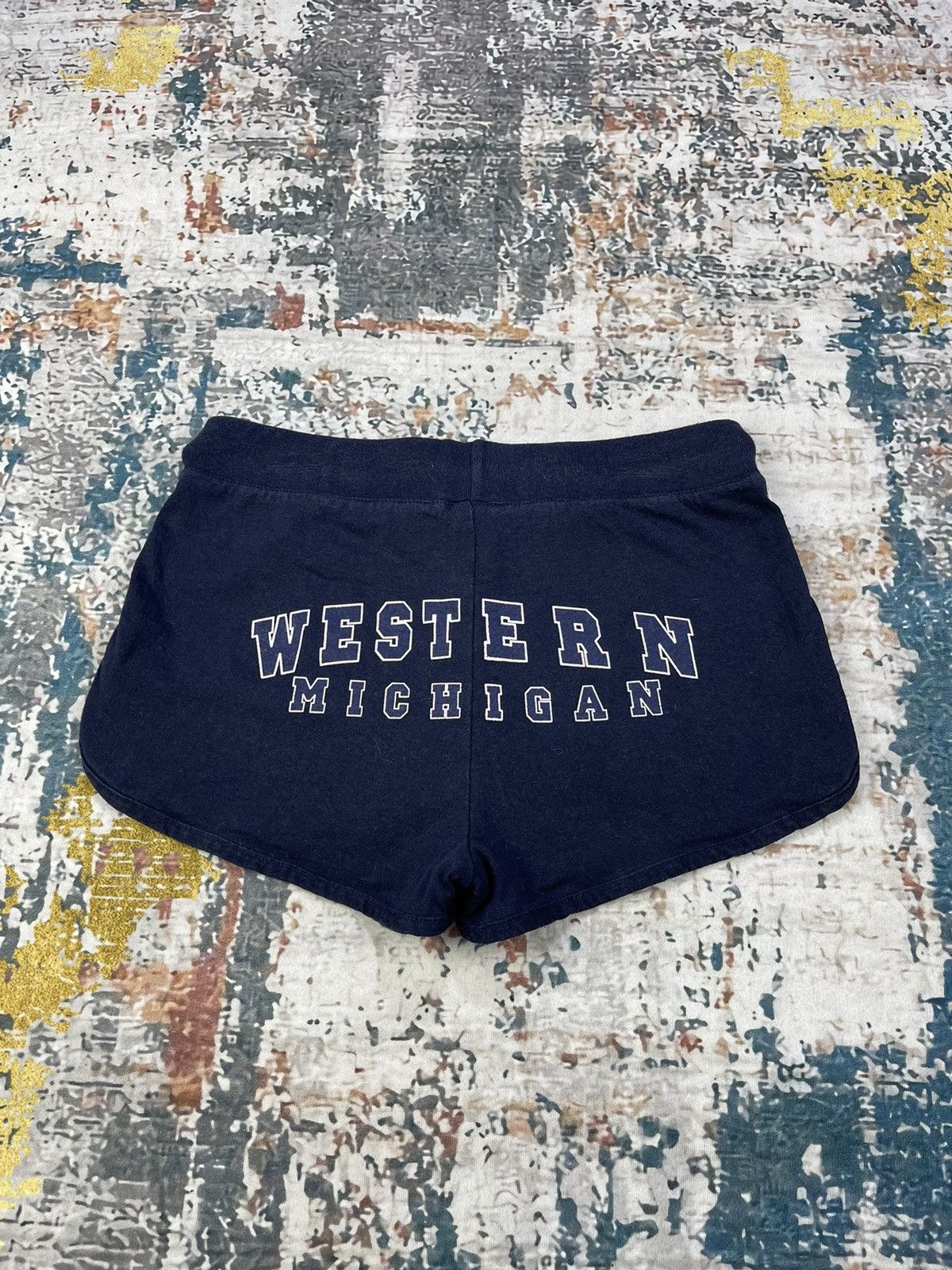 Vintage Vintage USA Western Michigan Waffle Shorts Size 27" / US 4 / IT 40 - 1 Thumbnail