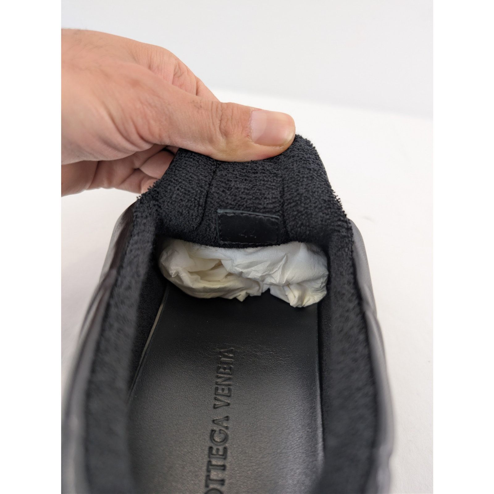 Bottega Veneta o1rshd1 Embossed Lagoon Nappa Quilt Sneaker in Black Size US 11 / EU 44 - 17 Thumbnail