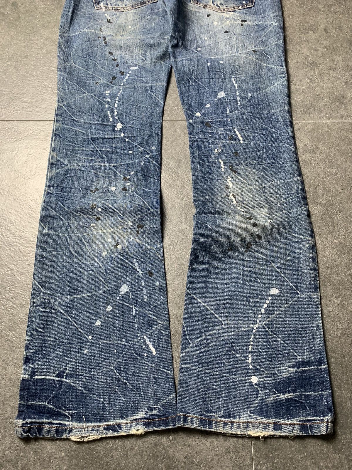 Japanese Brand 2000s Lowbox Honeycomb Splatted Bootcut Jeans Size US 29 - 14 Thumbnail