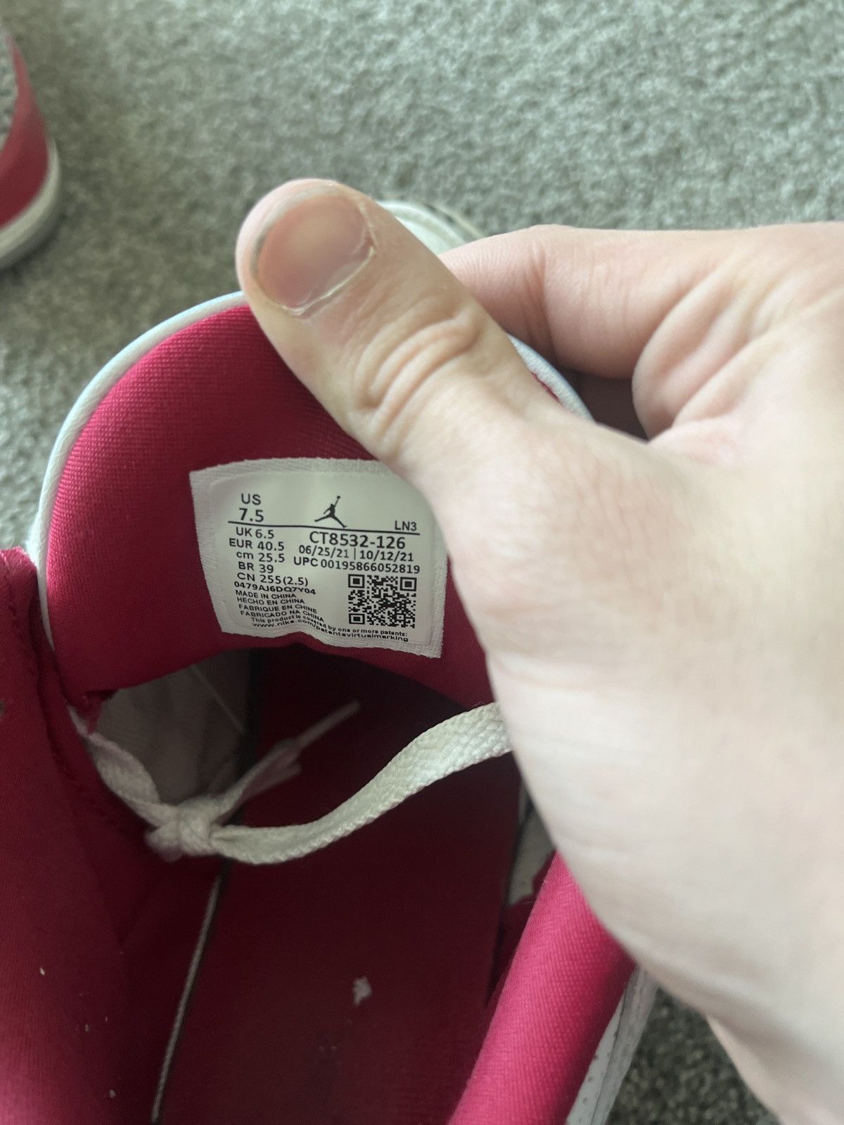 Jordan Brand Jordan 3 red cardinal Size US 7.5 / EU 40-41 - 2 Thumbnail