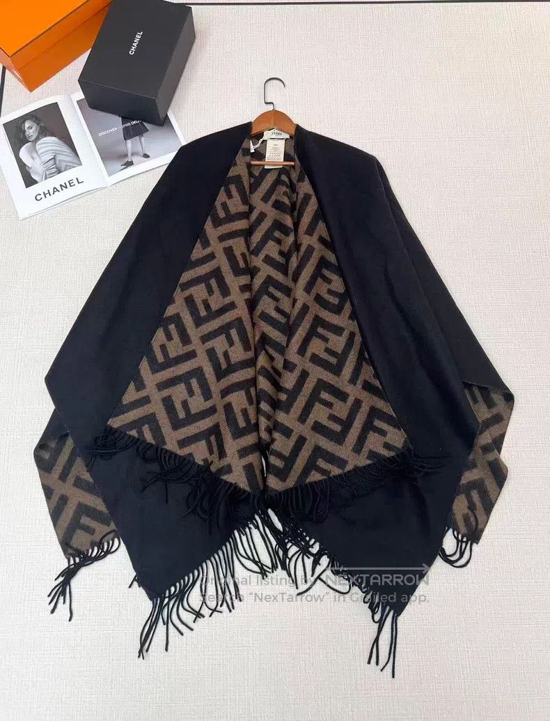 Fendi Fendi size 145*140cm Monogrammed double FF cashmere reversi Size ONE SIZE - 1 Thumbnail