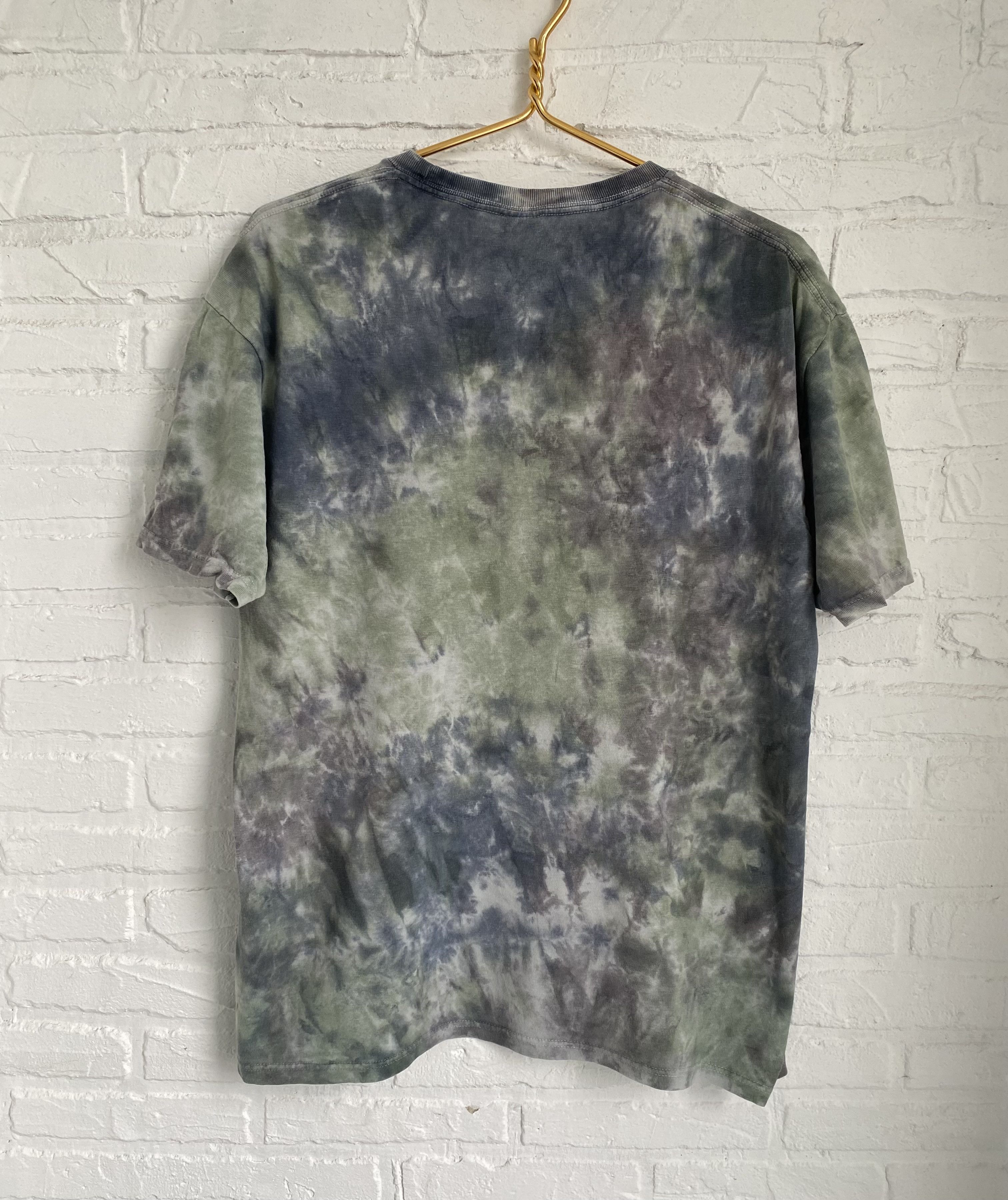 Stussy × Vintage Vintage 2000s Stussy tie dye skull t-shirt Size US L / EU 52-54 / 3 - 6 Thumbnail