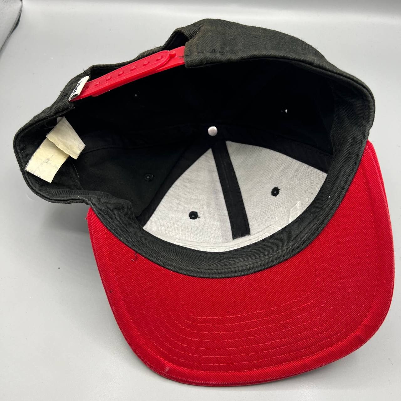 Vans Vans Hat Men Black Red Spell out Snap Back Cap Size ONE SIZE - 4 Thumbnail