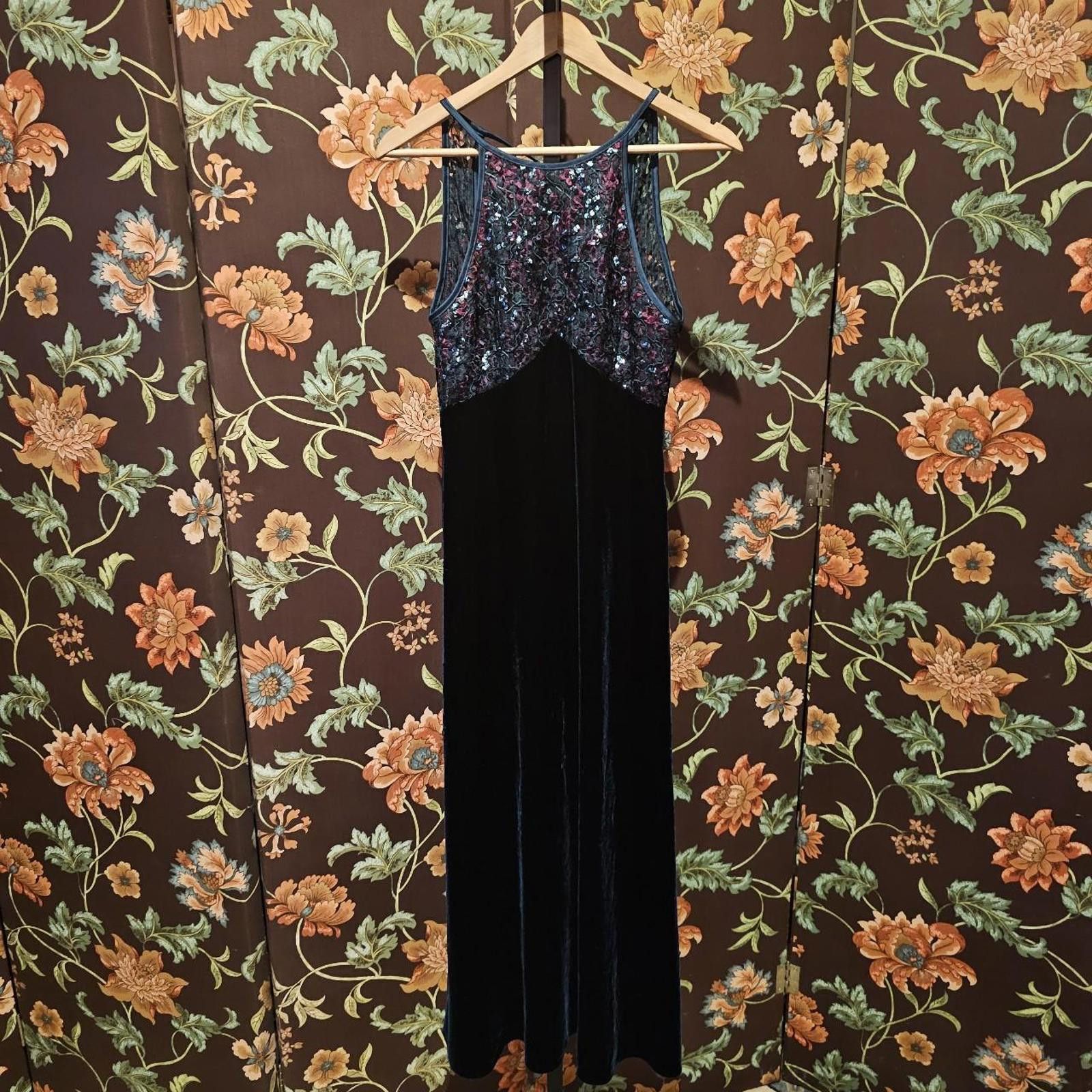 Other Women's Beaded and Velvet Dark Green Dress Size M / US 6-8 / IT 42-44 - 1 Thumbnail