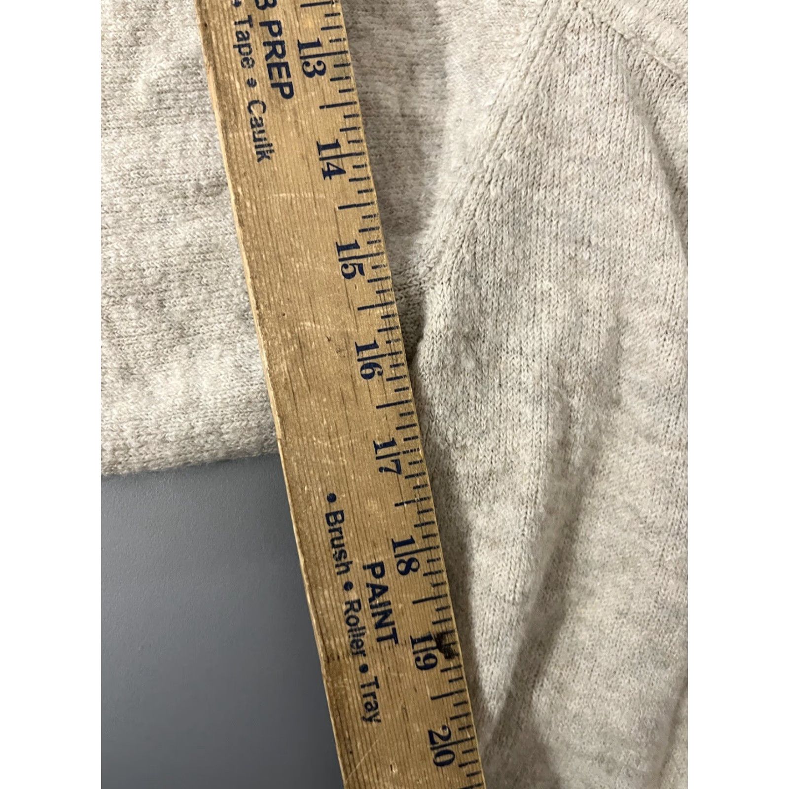Abercrombie & Fitch ABERCROMBIE & FITCH Beige Solid Turtleneck Sweater Women Medium Acrylic Pullover Long Sleeve Size M / US 6-8 / IT 42-44 - 5 Thumbnail