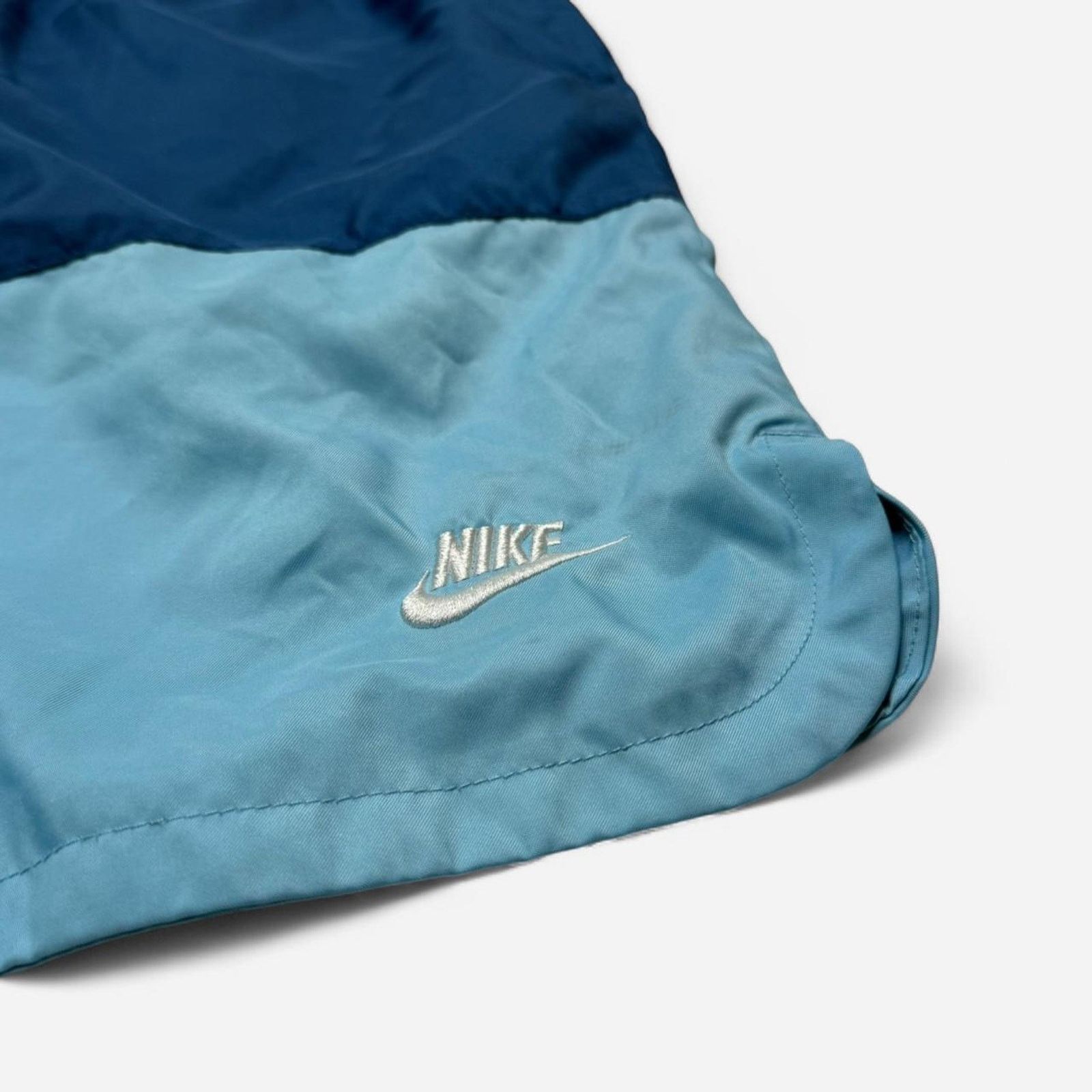 Nike Nike Two Tone Blue Swim Trunks Mesh Lined Size Large Size US 41 - 2 Thumbnail