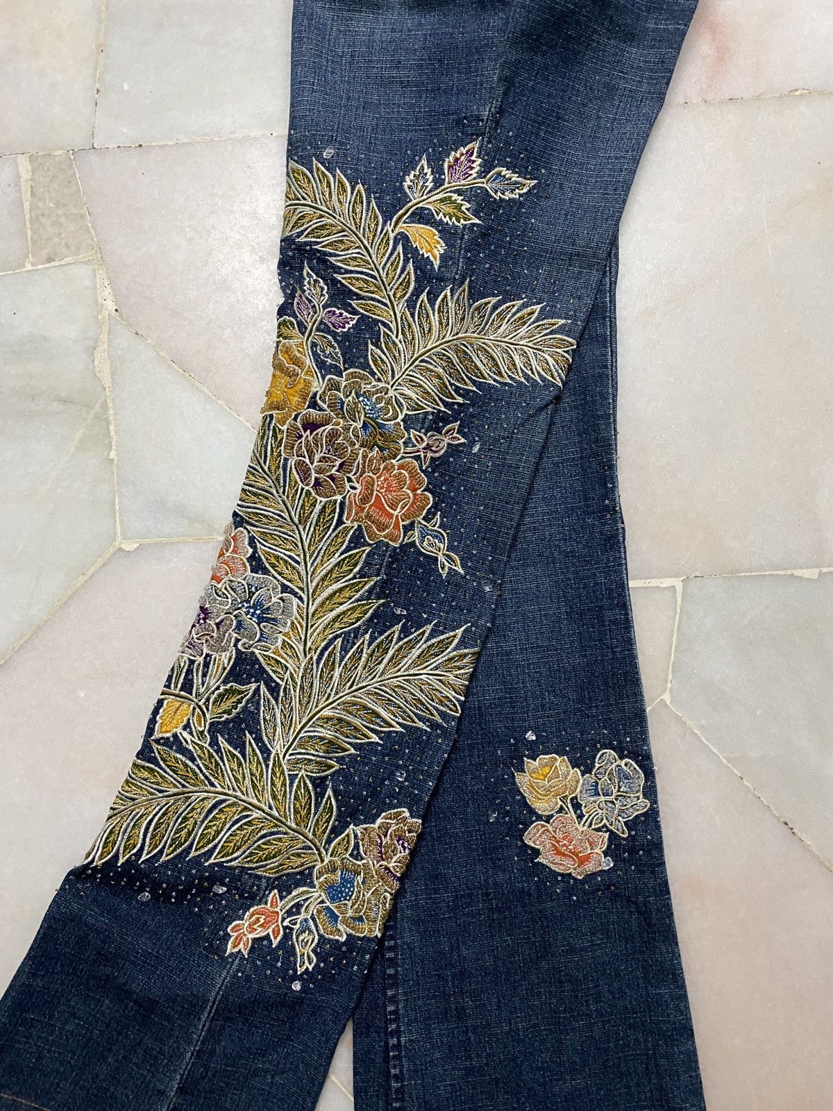 Japanese Brand Flared Japanese Art Denim Embroidered Floral Design Rare Size US 29 - 3 Thumbnail