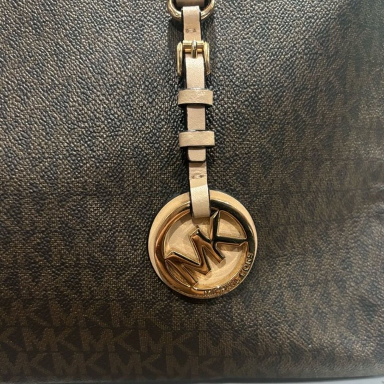 Michael Kors MICHAEL KORS Monogram Medium Jet Set Zip Top Tote Authentic Size ONE SIZE - 3 Thumbnail