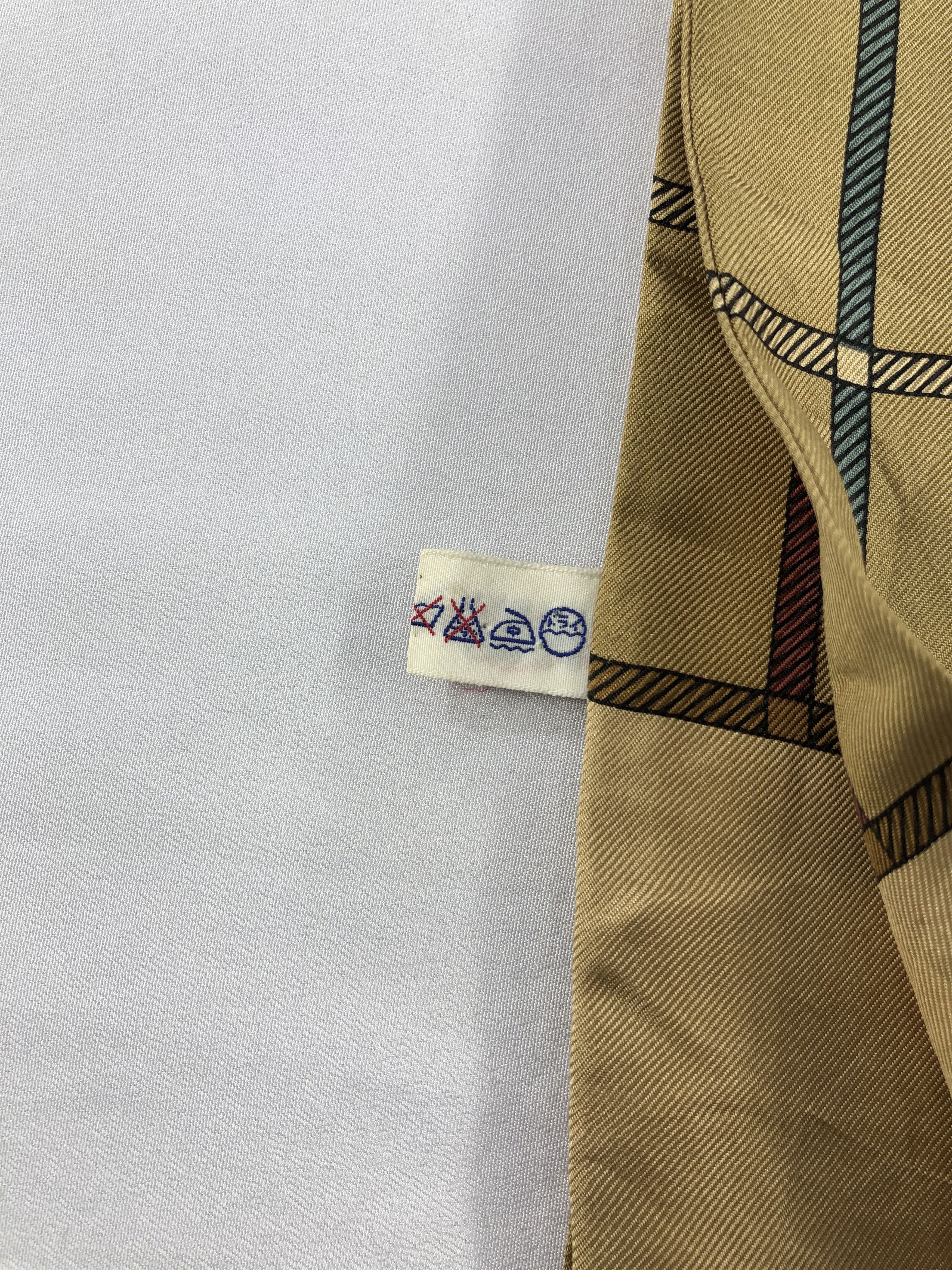 Vintage Vintage Burberry Silk Scarf Size ONE SIZE - 6 Thumbnail
