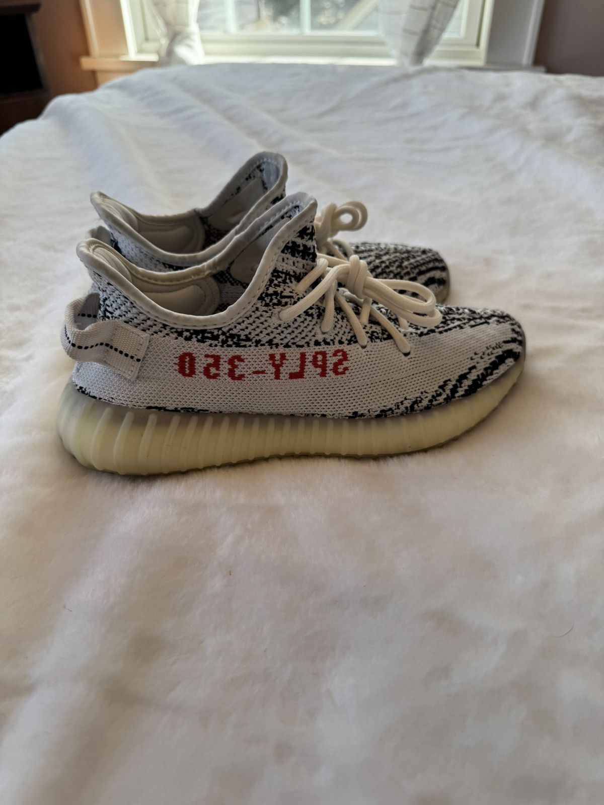 Adidas × Yeezy Yeezy v2 zebras Size US 5 / EU 37 - 11 Thumbnail