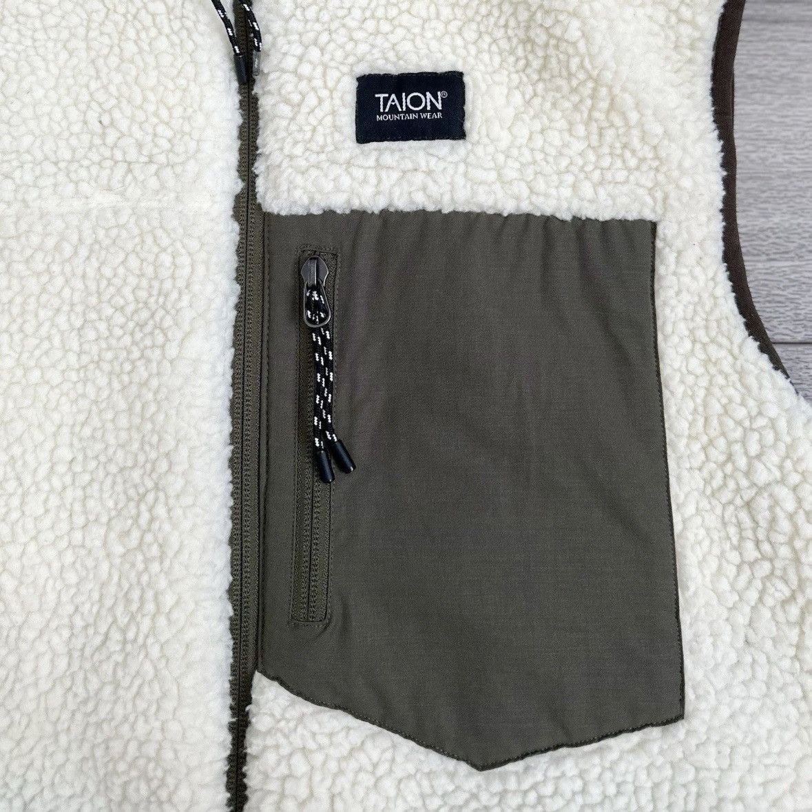 TAION Taion Mountain Reversible Down Fleece Vest Size US S / EU 44-46 / 1 - 13 Thumbnail