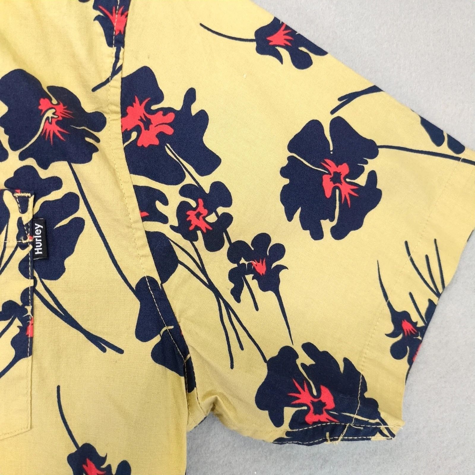 Hurley NWT Hurley Tropical Hawaiian Print Button Up Shirt Men's M Size US M / EU 48-50 / 2 - 9 Thumbnail