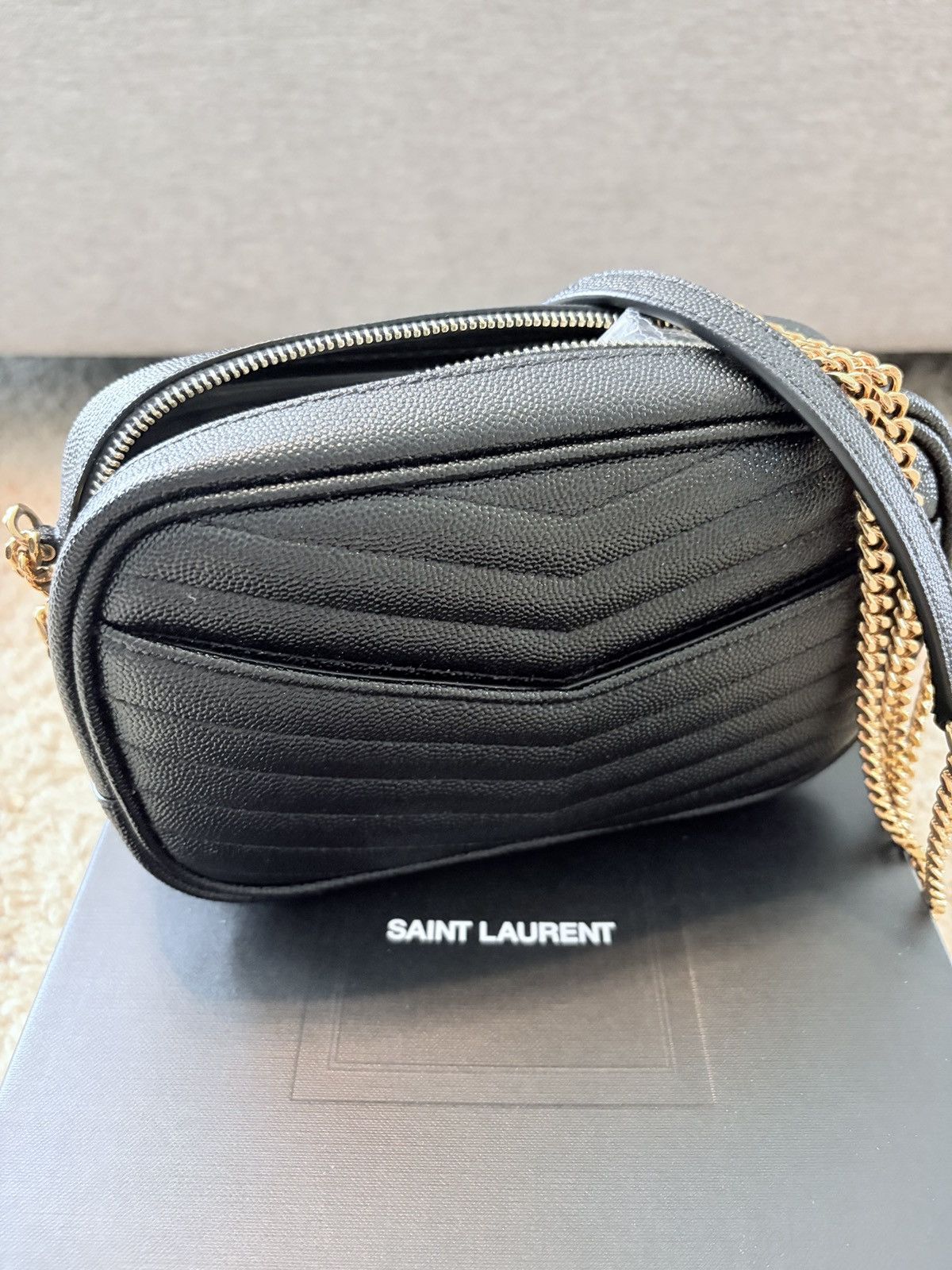 Yves Saint Laurent Saint Laurent Black Quilted Camera Bag with Gold Chain Size ONE SIZE - 5 Thumbnail
