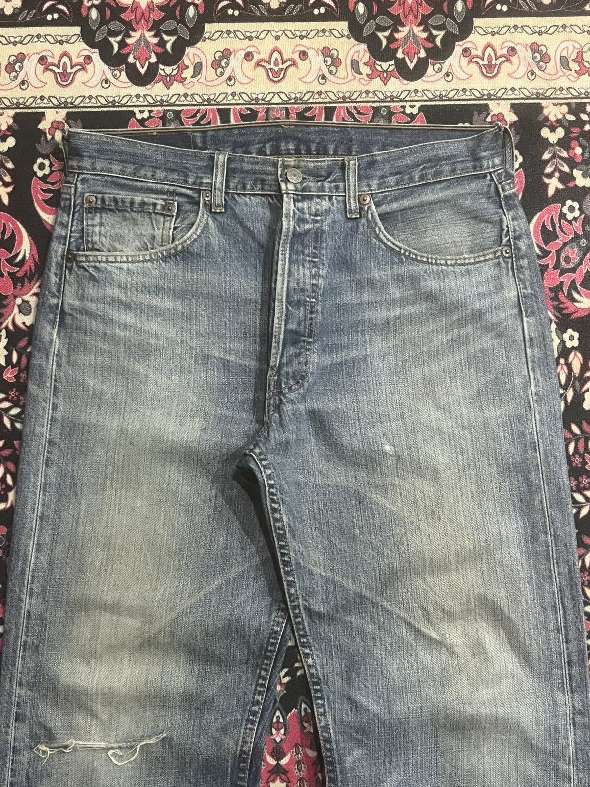 Levi's Vintage Y2K Levi’s 501 Blue Faded Distressed Classic Jeans Size US 32 / EU 48 - 4 Thumbnail