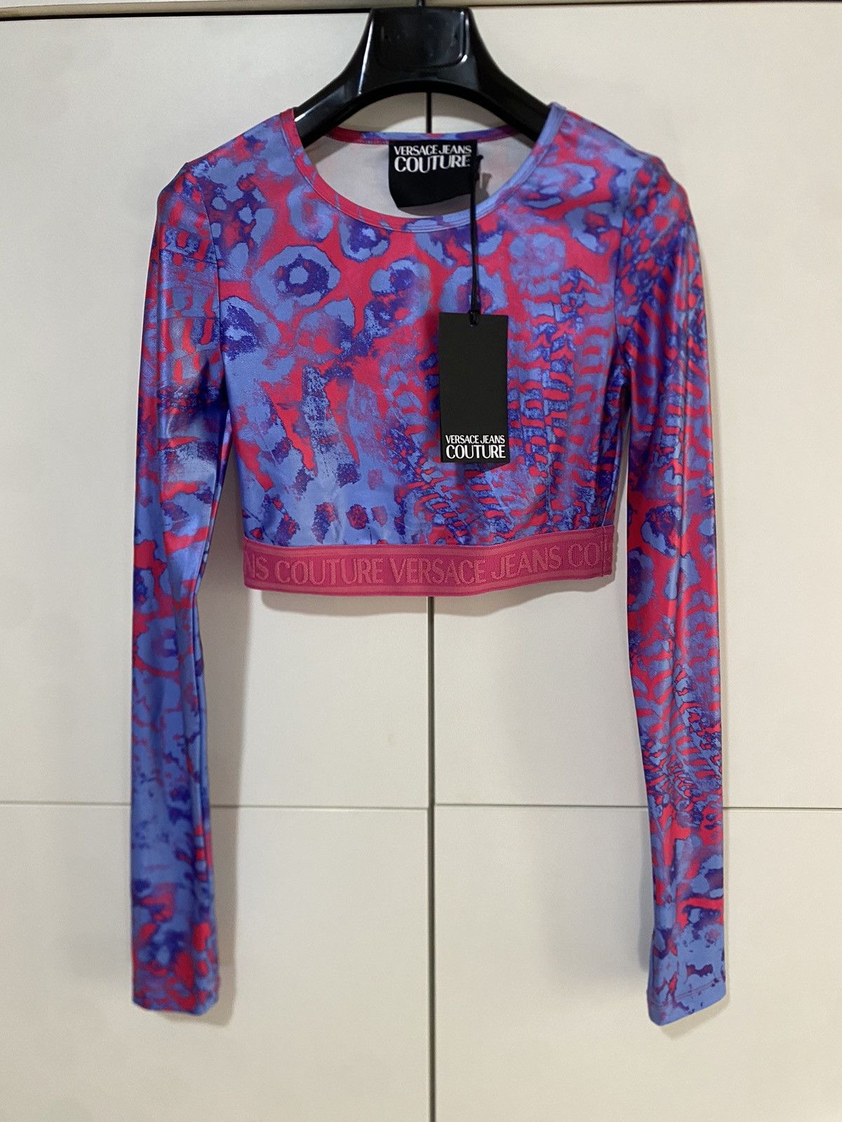 Versace Jeans Couture Animal Print Lycra T-Shirt, size 40, Pink, new with tag. * Size S / US 4 / IT 40 - 2 Thumbnail