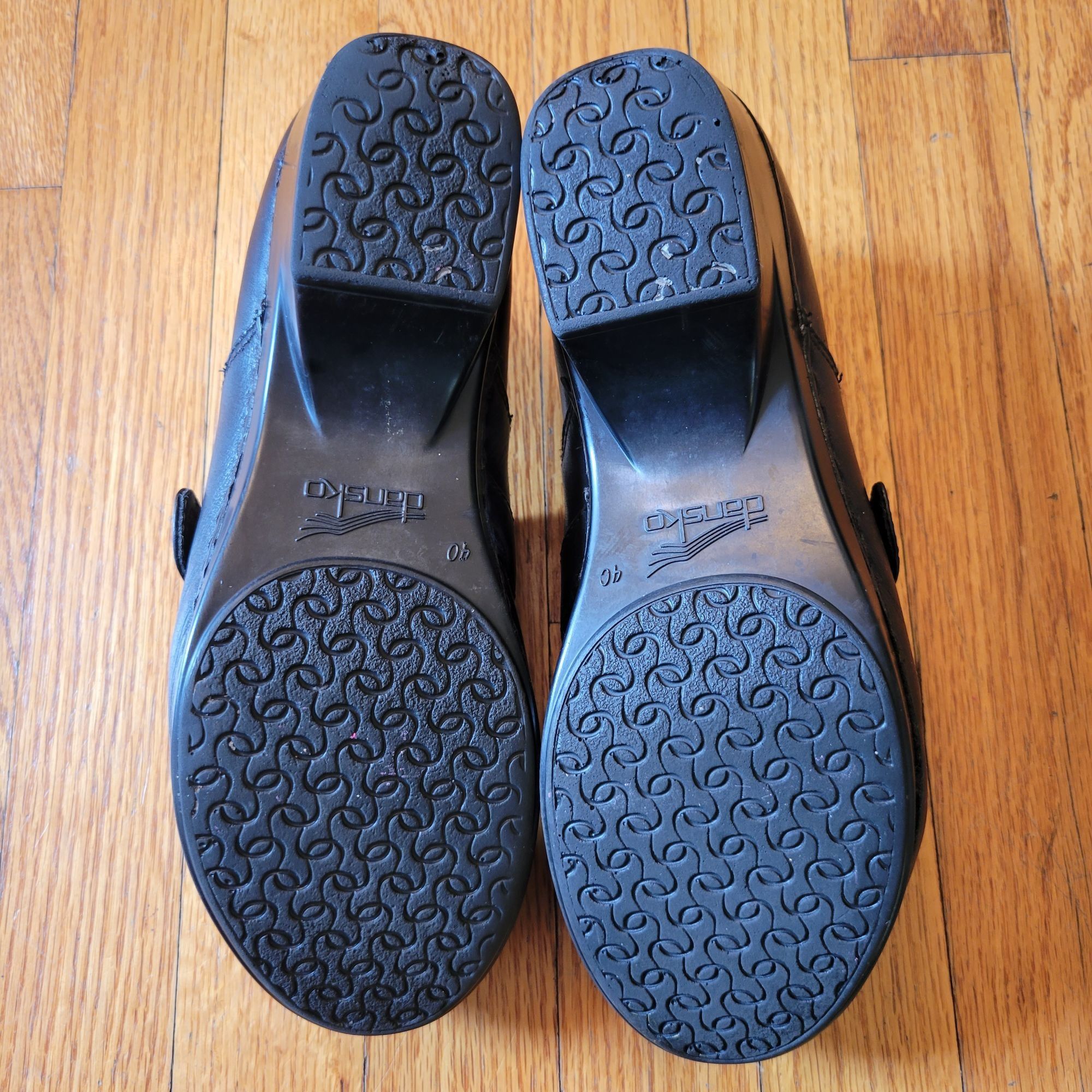 Dansko Dansko Black Leather Buckle Clogs 40 Comfort Shoes Chunky TA Size US 10 / IT 40 - 3 Thumbnail