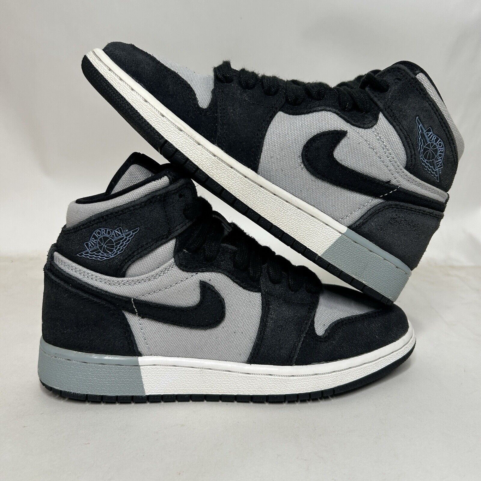 Nike Nike Air Jordan 1 Retro High GS “Aluminum” 2024 Size US 5.5 / IT 35.5 - 1 Thumbnail