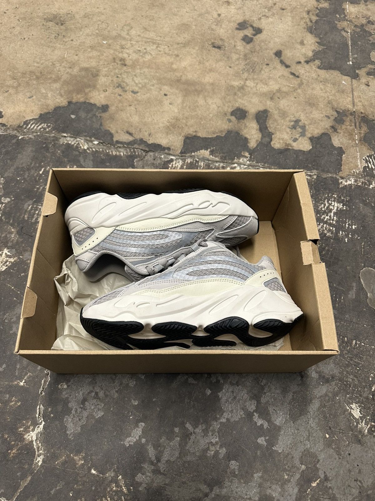 Adidas × Yeezy Yeezy Boost 700 V2 Static Size US 5.5 / EU 38 - 1 Thumbnail