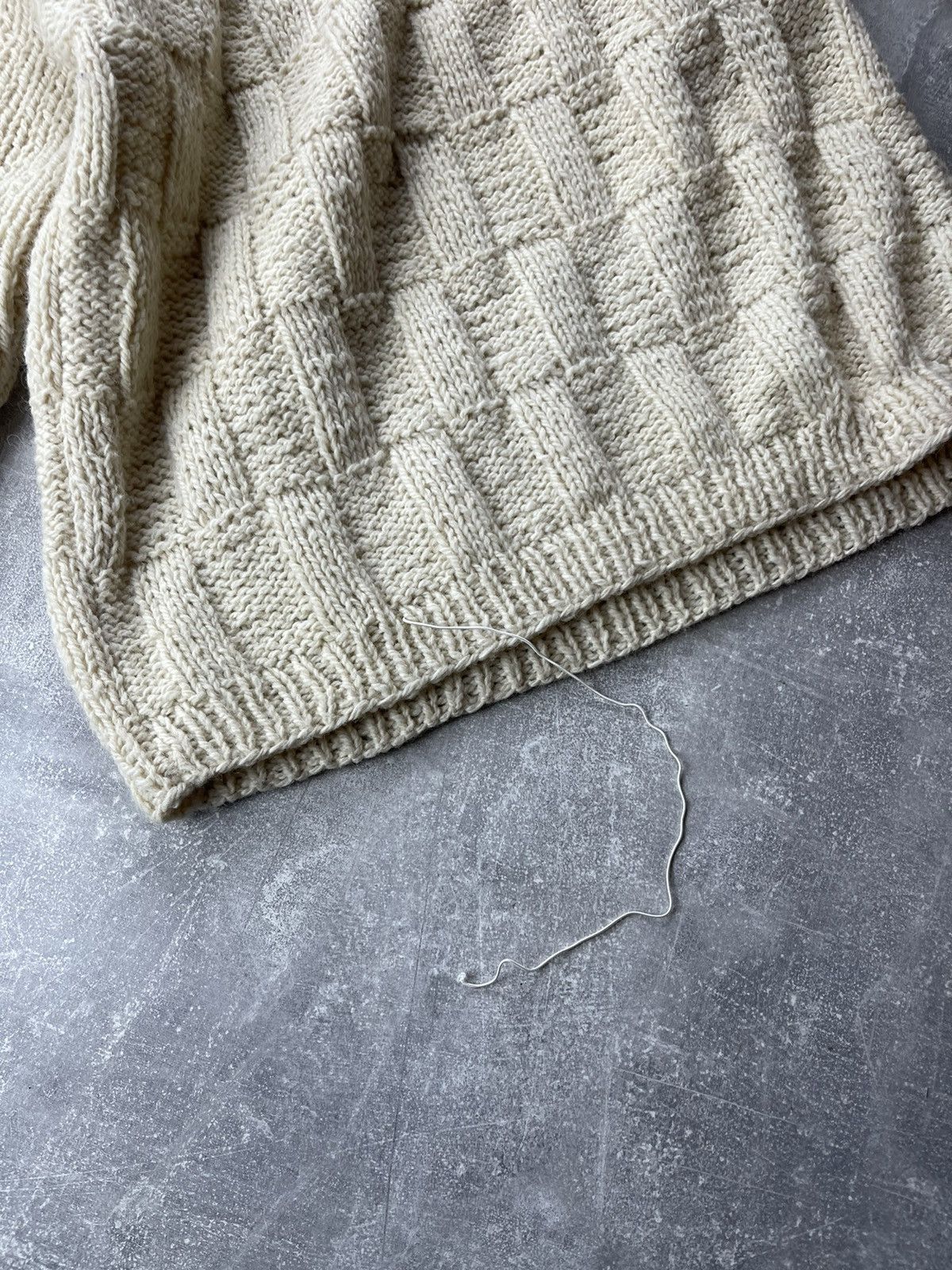 Vintage Vintage AvantGarde Wool Turtleneck Sweater Chunky Cable Knit Size M / US 6-8 / IT 42-44 - 6 Thumbnail