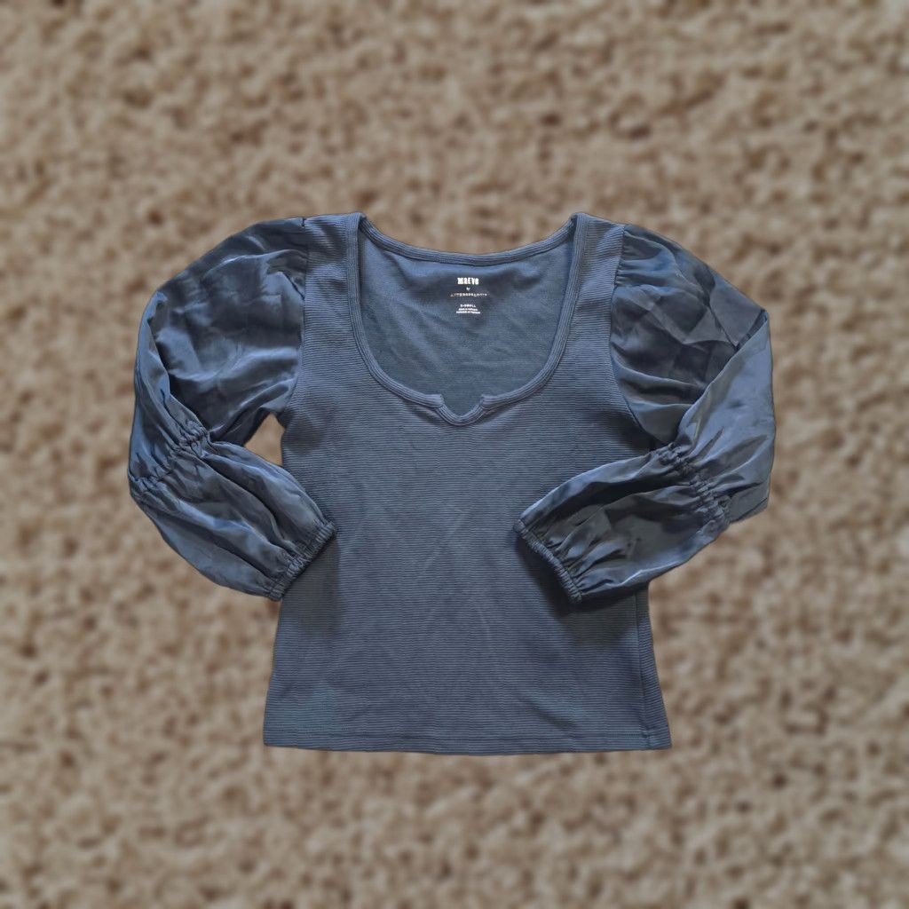 Vintage Maeve Top Womens XS Blue Satin Sleeve V Neck Casual Anthropologie Blouse Knit 3/4 Sleeve Solid Regular Womens Size XS / US 0-2 / IT 36-38 - 1 Thumbnail