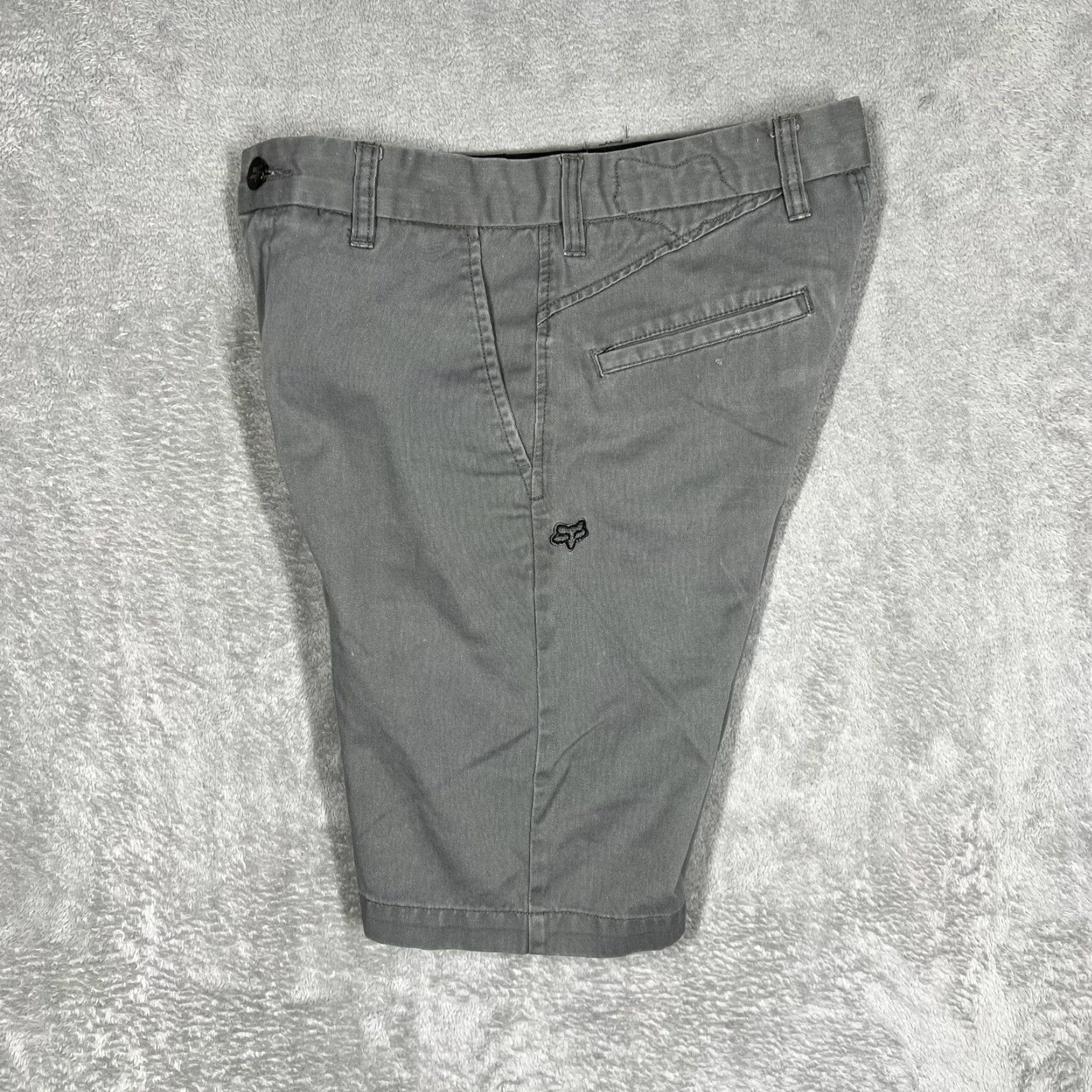 Fox Racing Fox Men’s Shorts Casual 28 Gray 8” Inseam Flat Front Polyester Cotton Chino Pockets Belt Loops Logo Regular Size US 28 / EU 44 - 4 Thumbnail